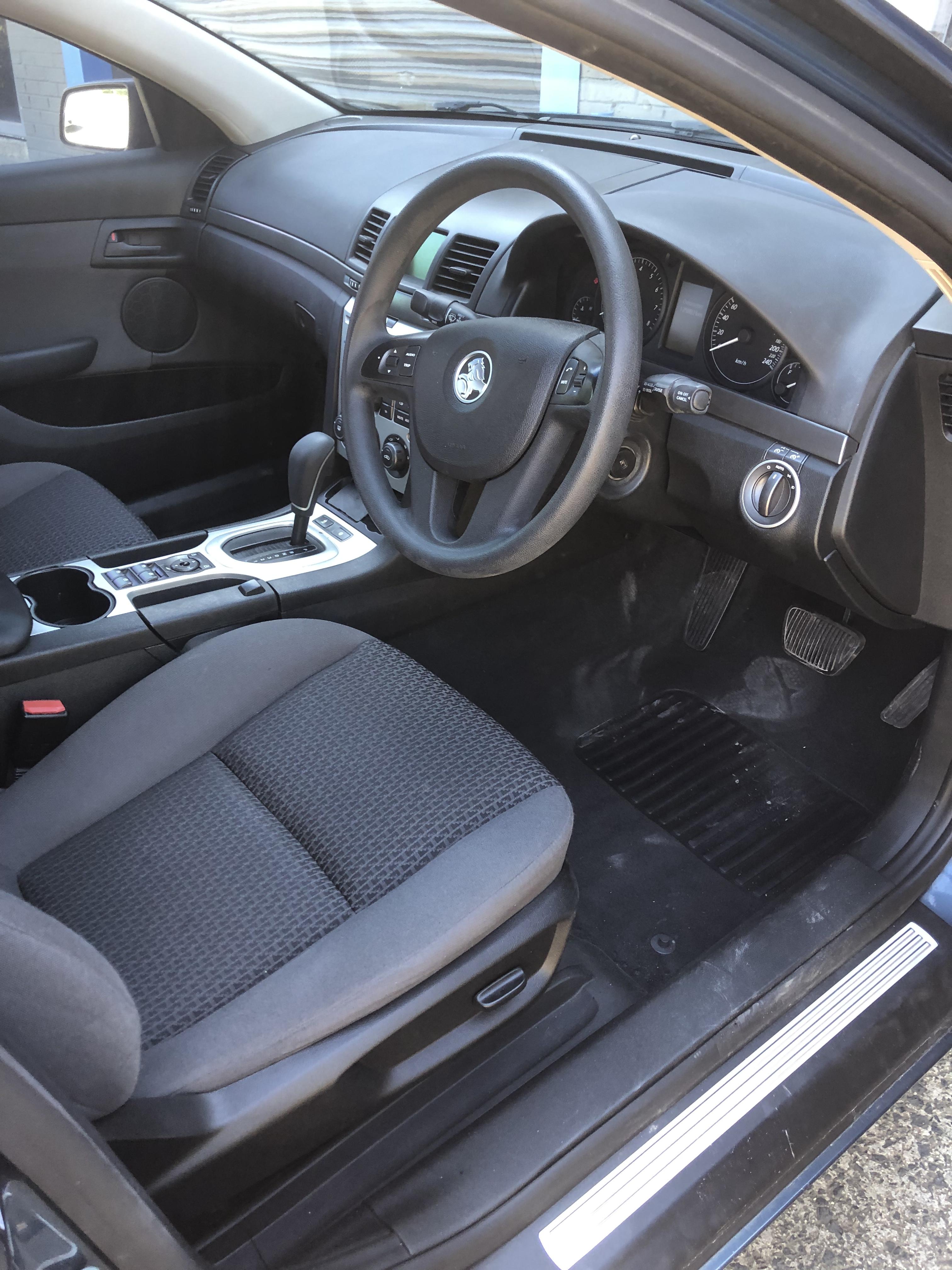 2010 HOLDEN COMMODORE VE MY10 OMEGA 6 SP AUTOMATIC 4D SEDAN