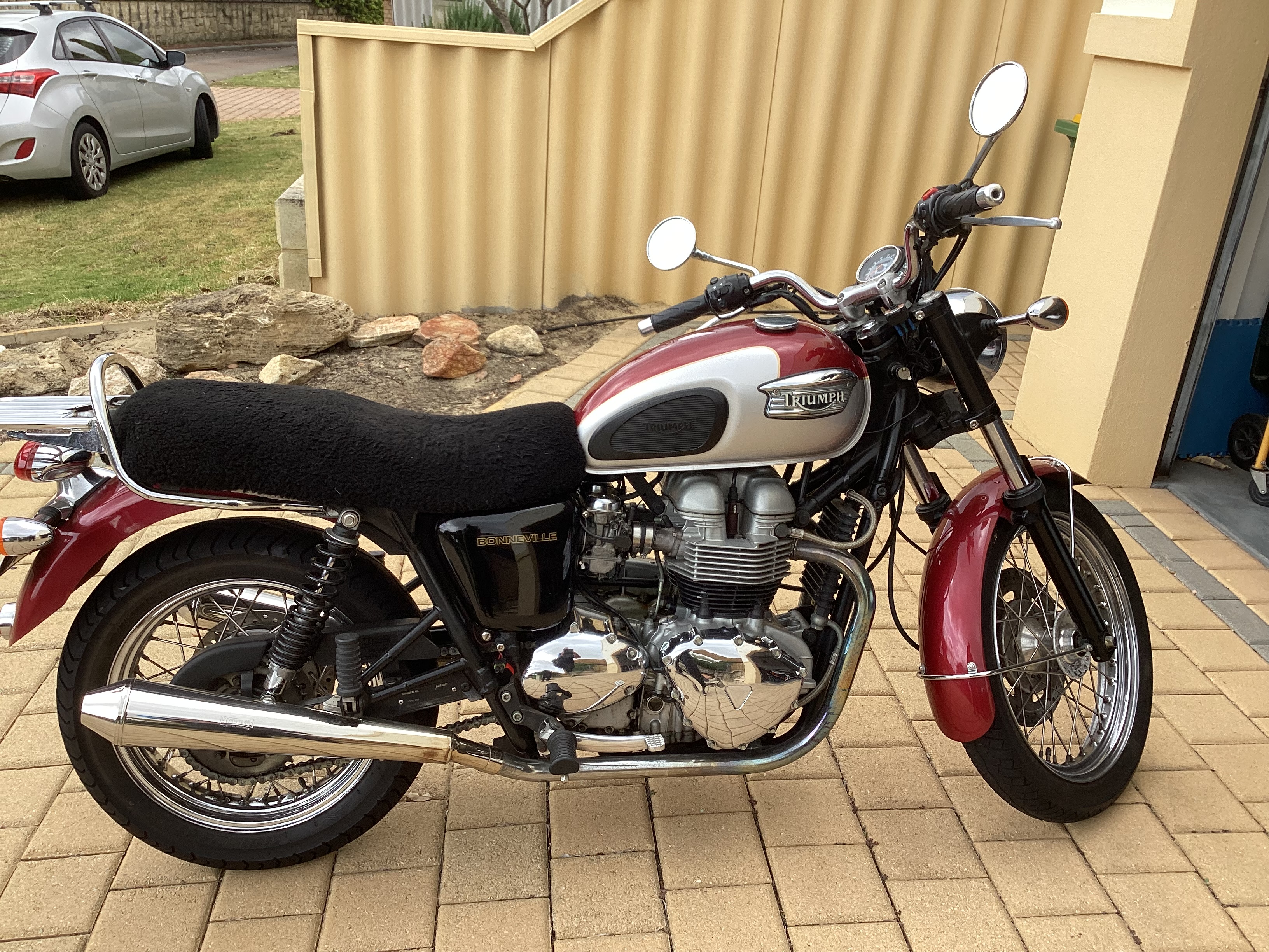 2001 TRIUMPH BONNEVILLE 865CC CLASSIC ROAD 