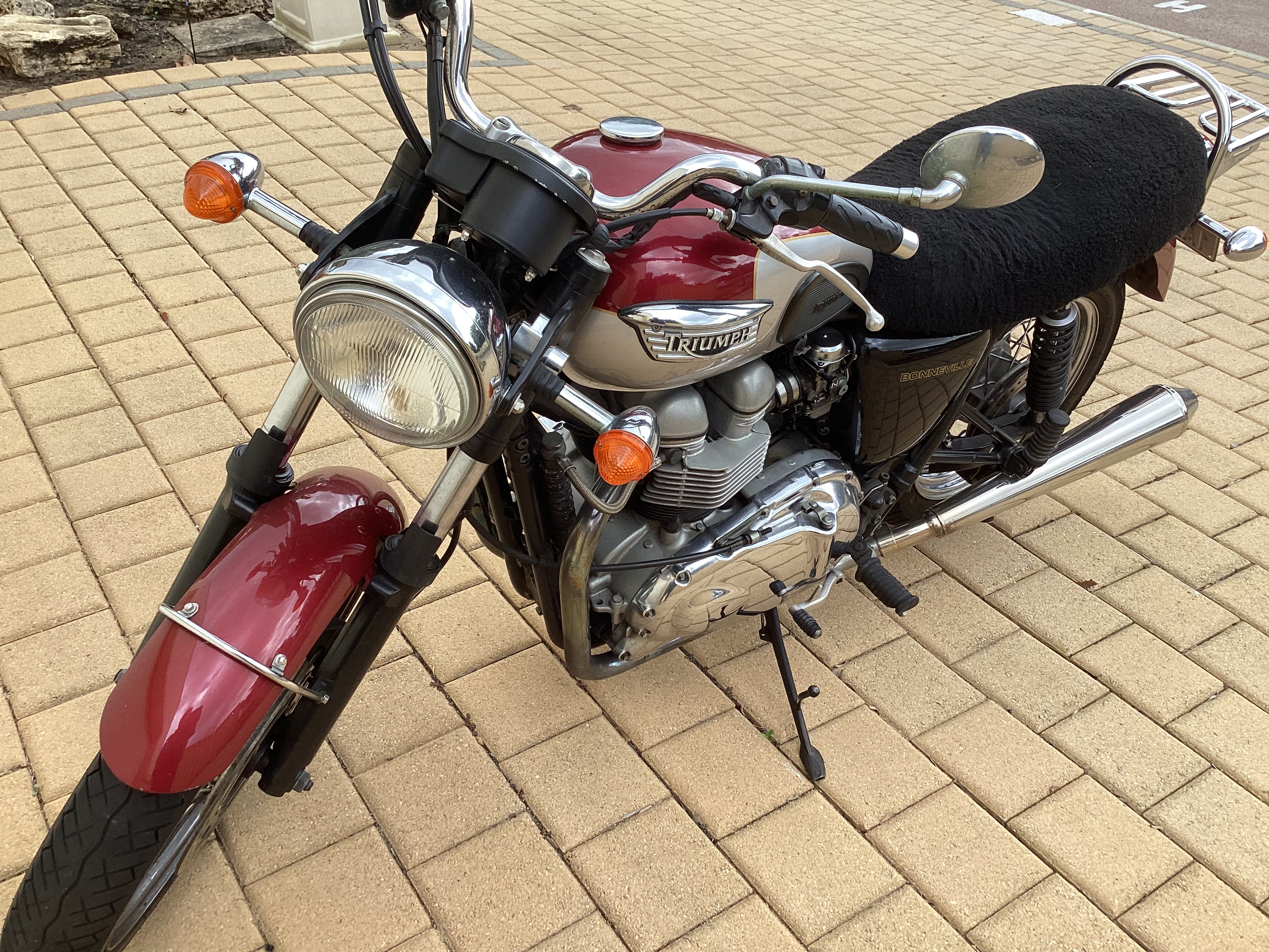 2001 TRIUMPH BONNEVILLE 865CC CLASSIC ROAD 
