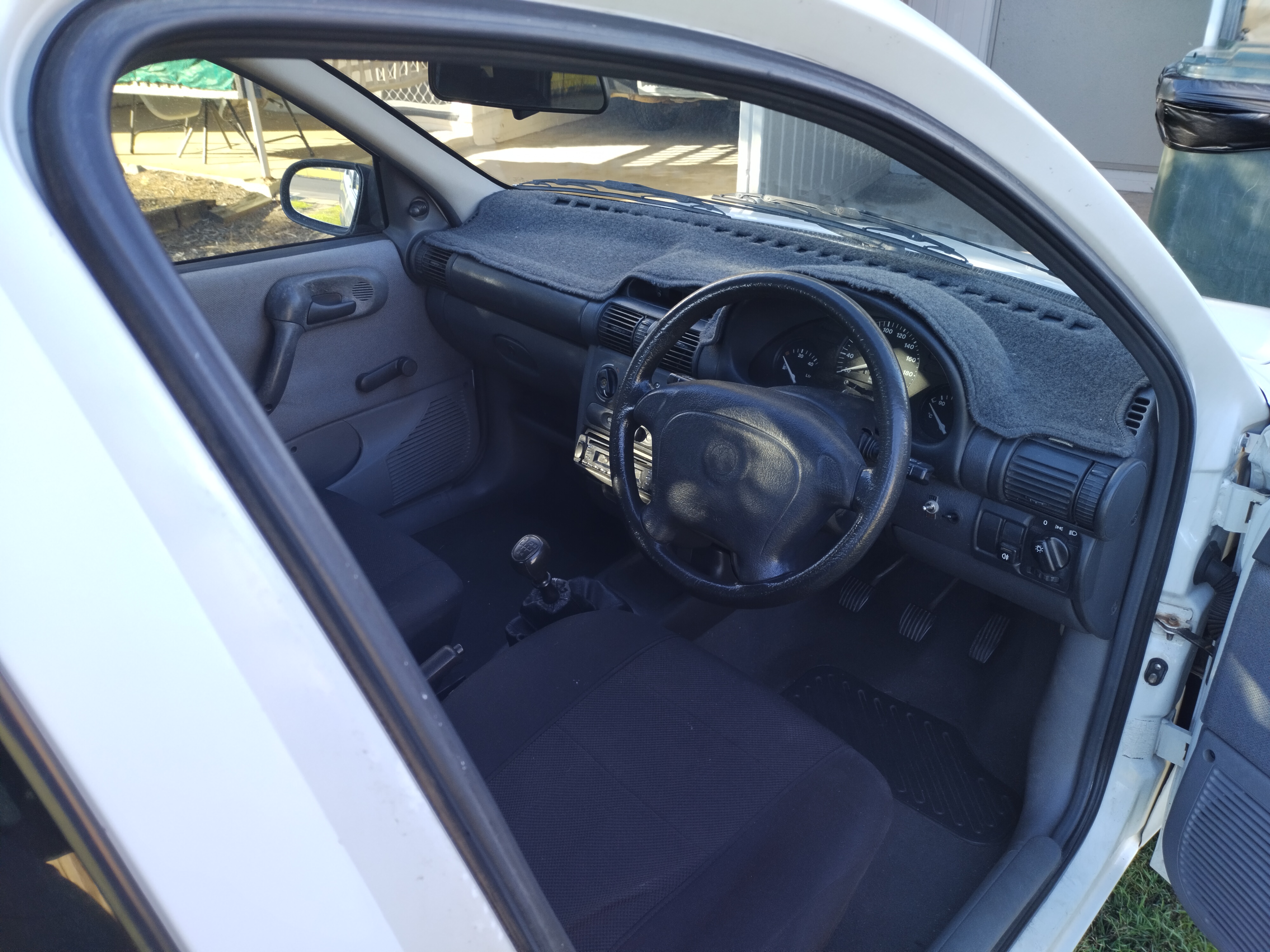1996 HOLDEN BARINA 5 SP MANUAL 5D HATCHBACK