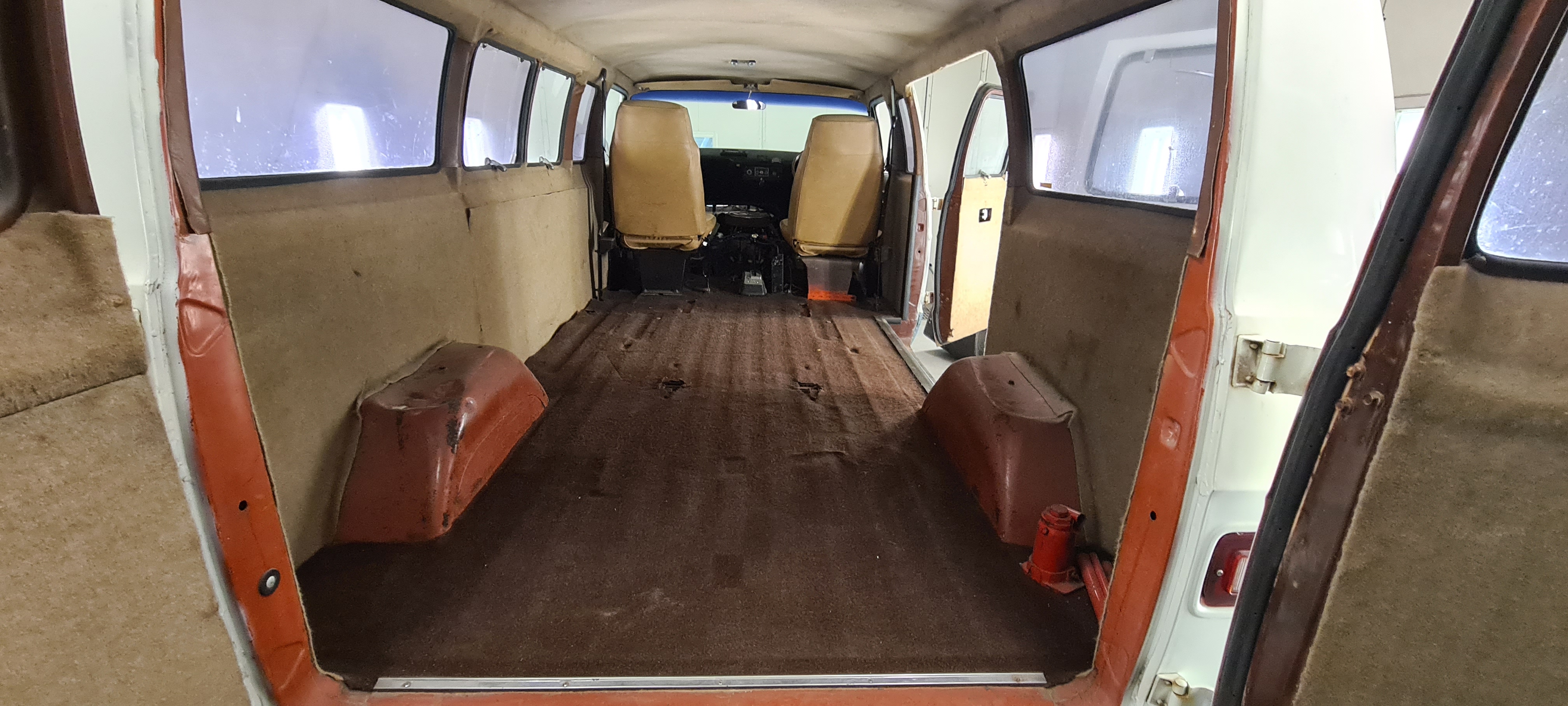 1976 DODGE SPORTSMAN VAN 
