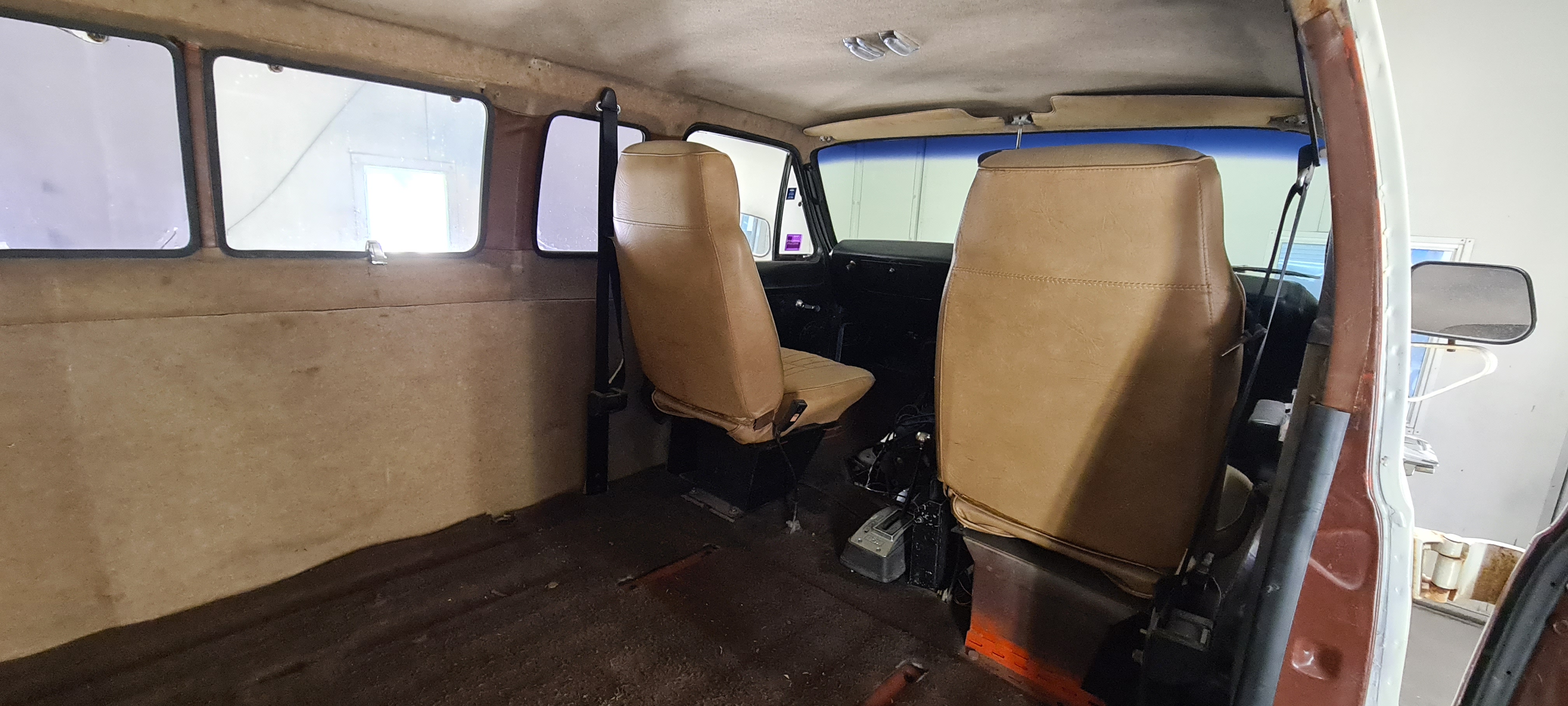 1976 DODGE SPORTSMAN VAN 