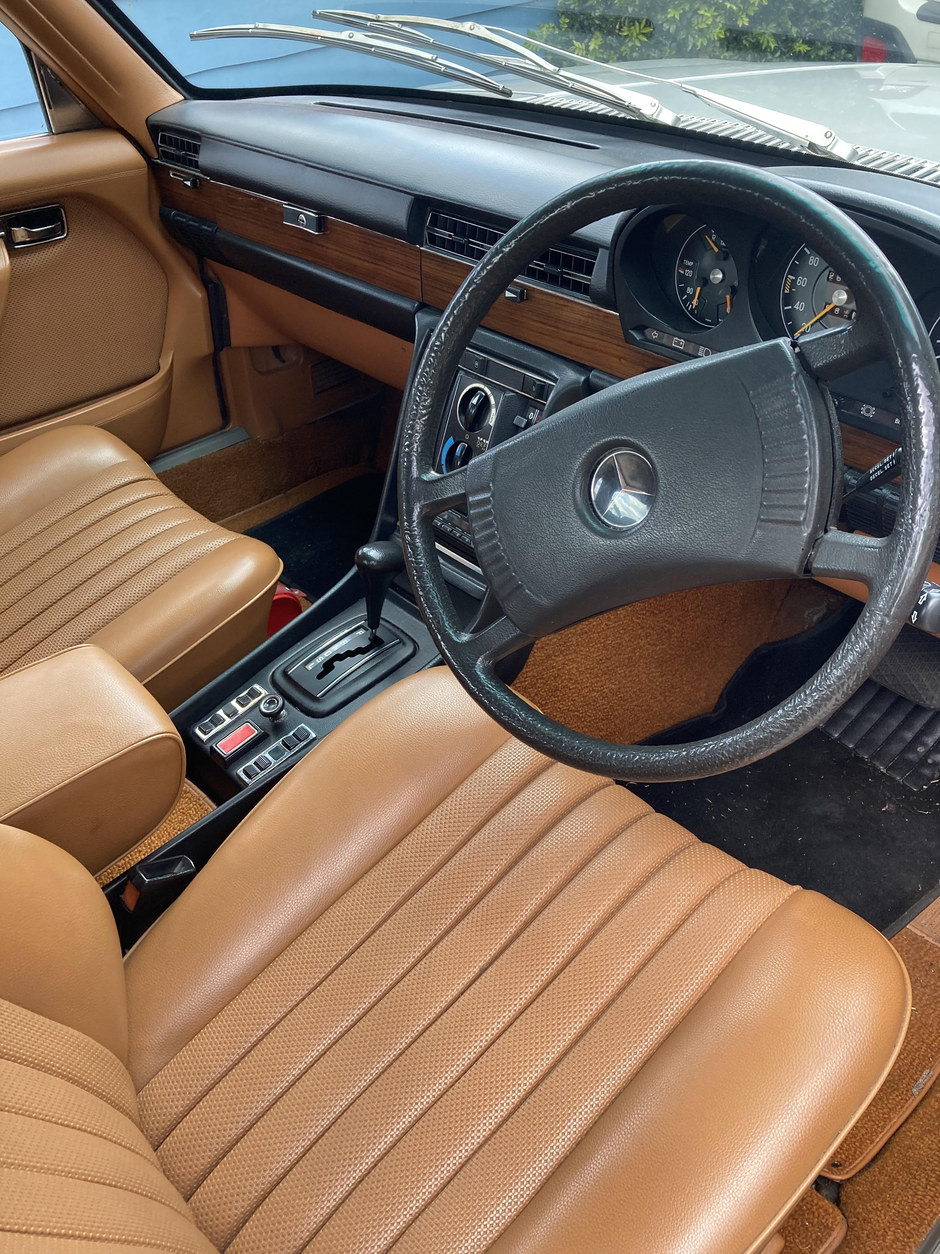 1977 MERCEDES-BENZ 280 W116 SE 4 SP AUTOMATIC 4D SEDAN