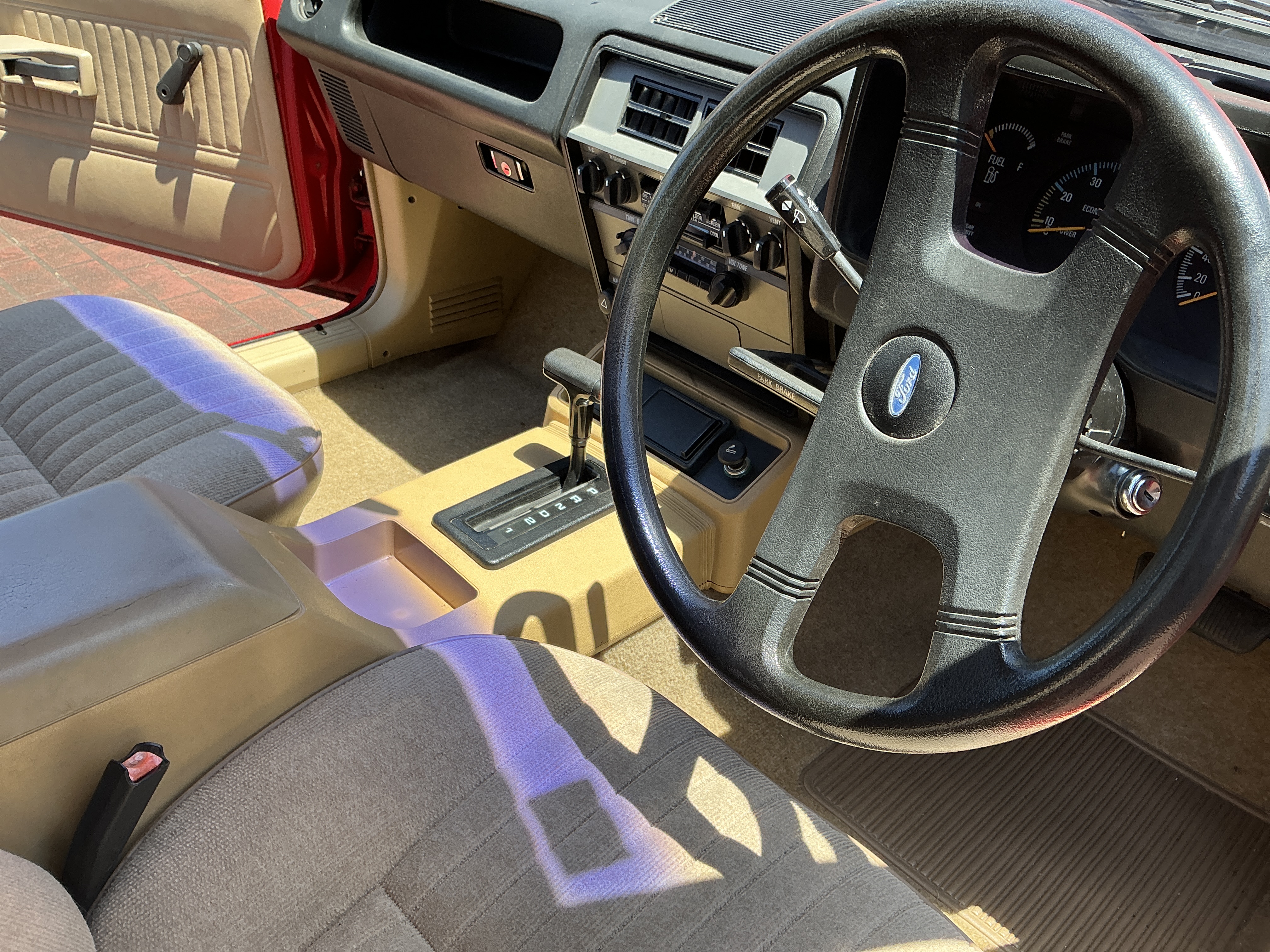 1984 FORD FALCON XE GL 3 SP AUTOMATIC 4D SEDAN