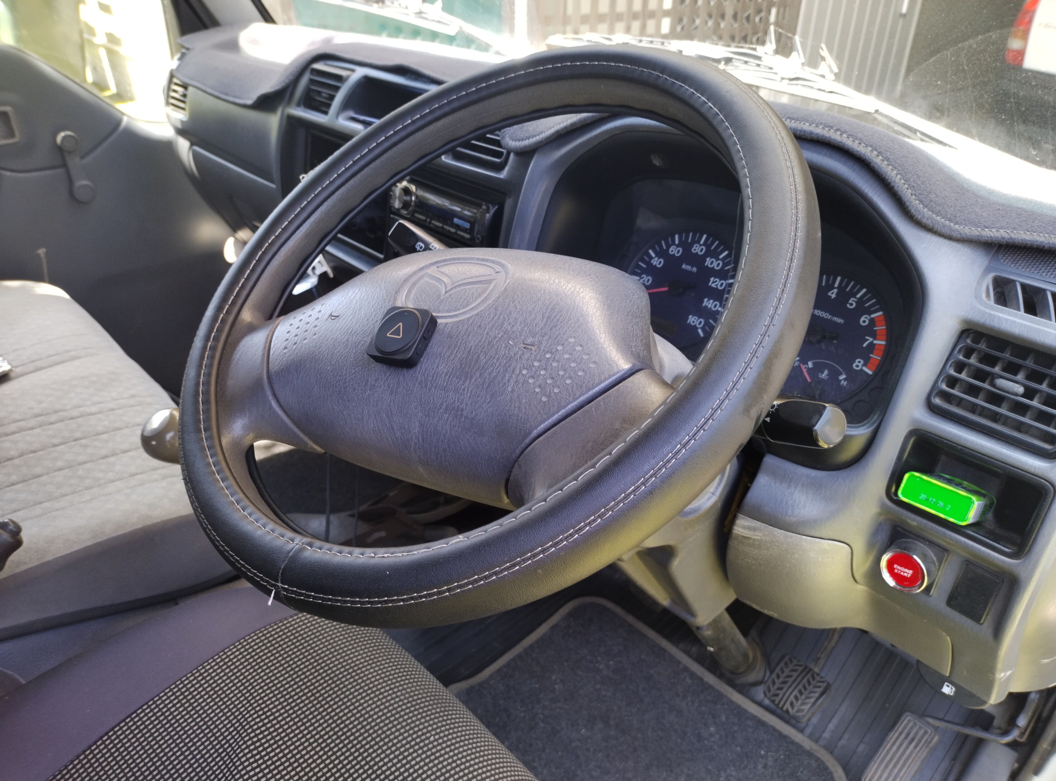 2002 MAZDA E2000 SH93 (MWB) 5 SP MANUAL VAN