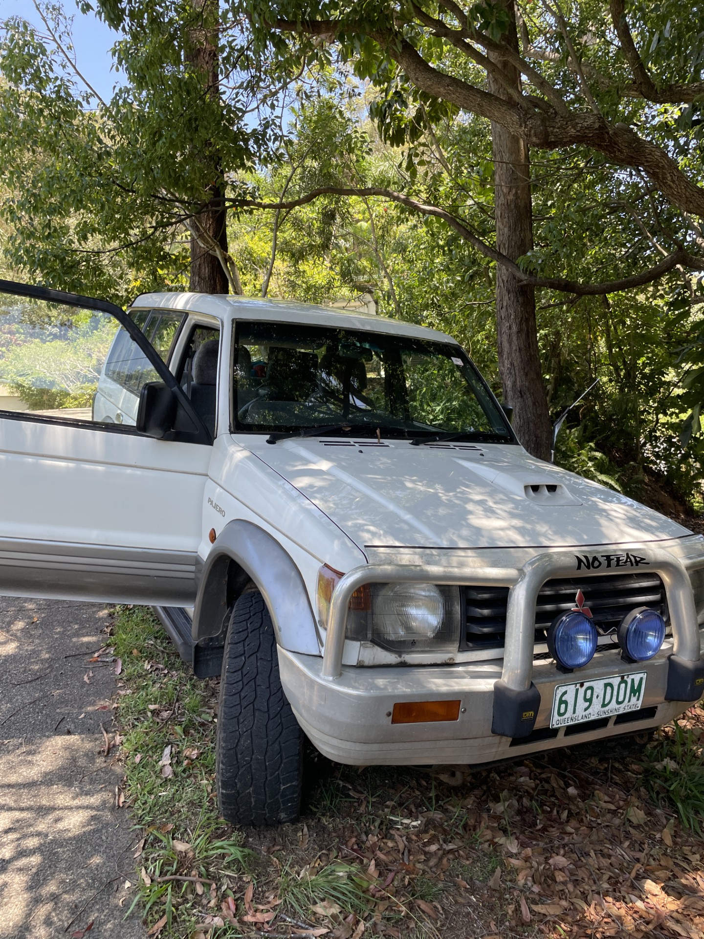 1994 MITSUBISHI PAJERO NJ GLX LWB (4x4) 5 SP MANUAL 4x4 4D WAGON