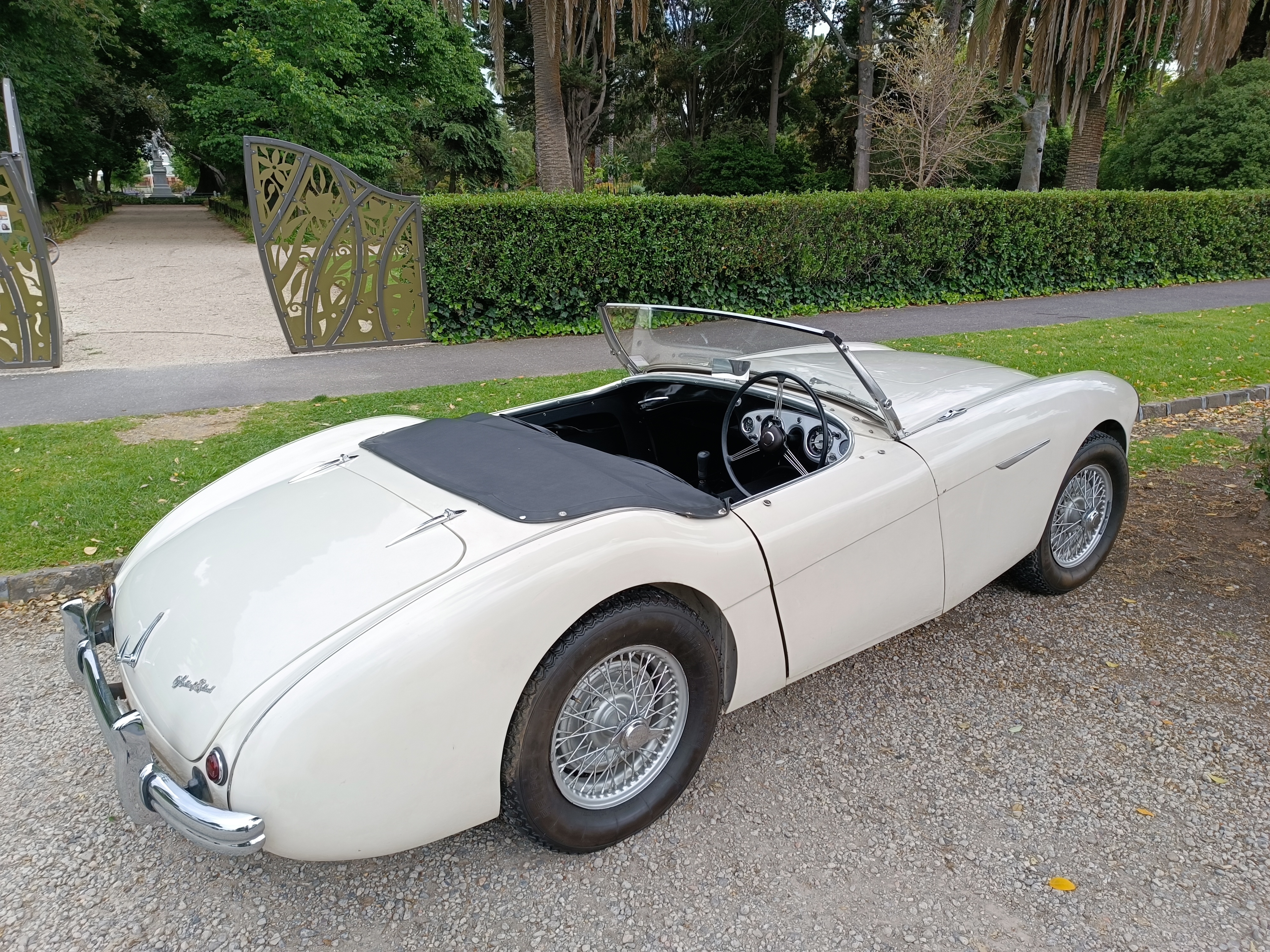 1954 AUSTIN HEALEY 100 BN1 CONVERTIBLE 