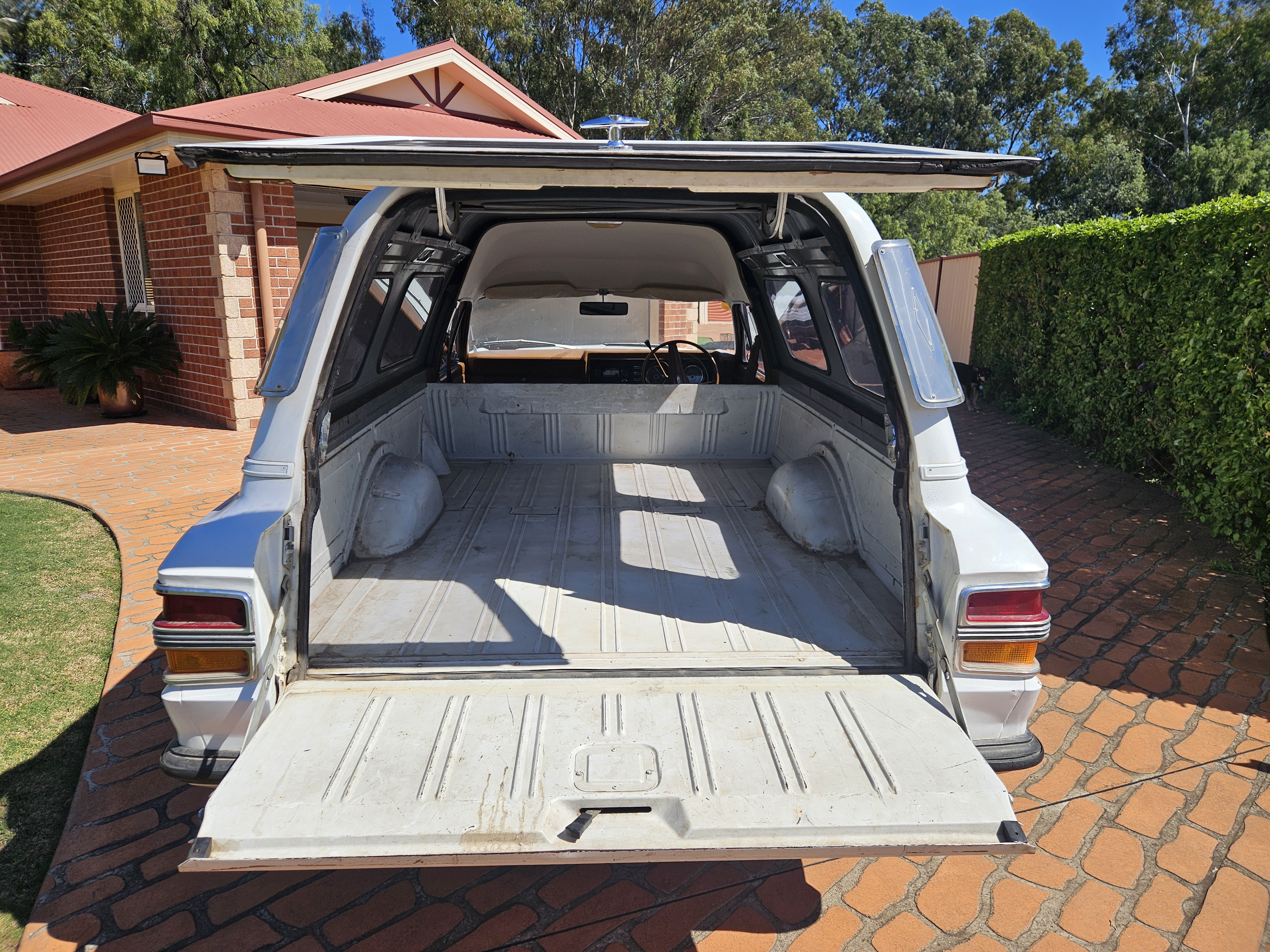 1971 FORD FALCON XY 4 SP MANUAL PANEL VAN