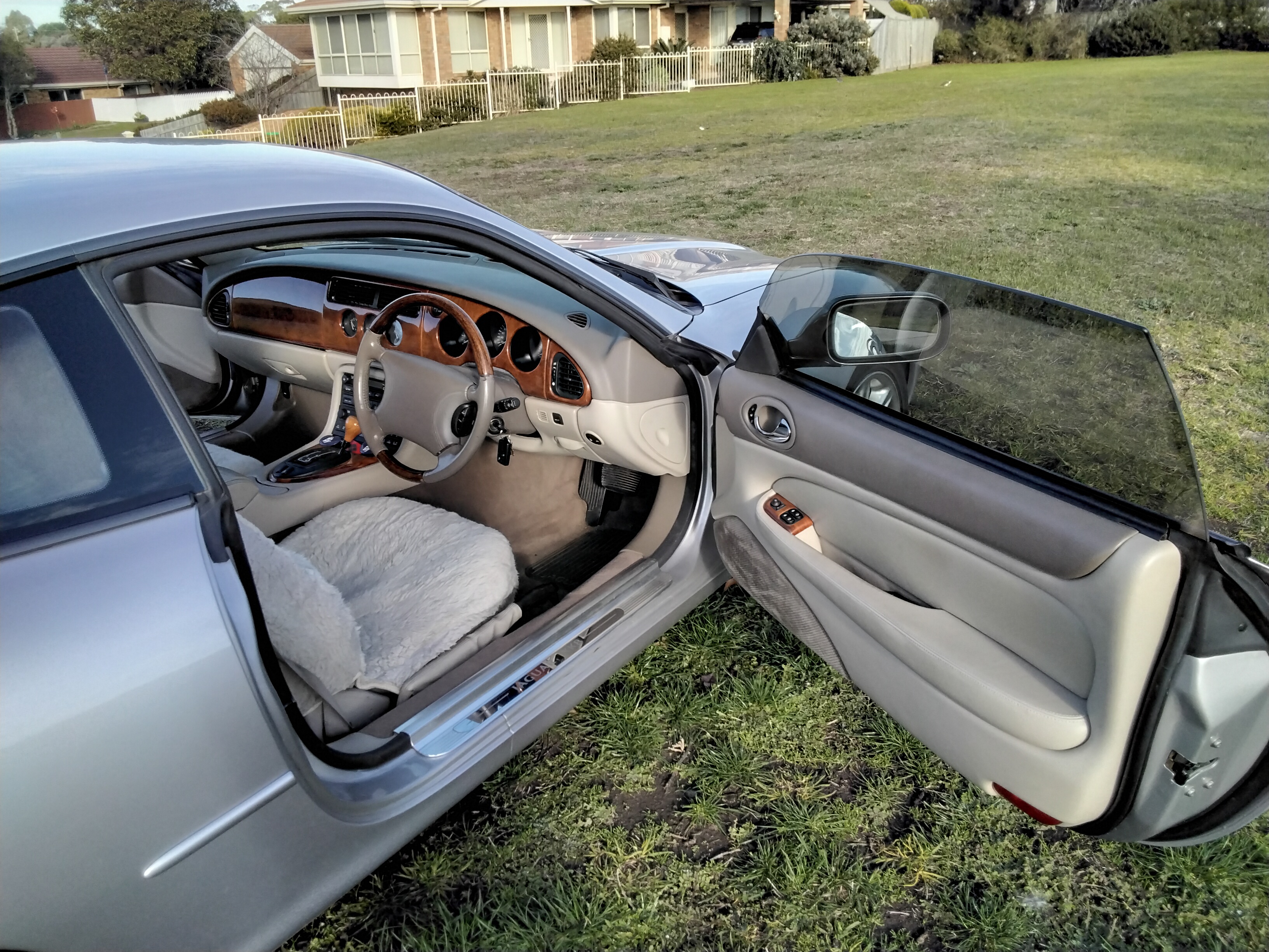 2000 JAGUAR XK8 MY01 CLASSIC 5 SP AUTOMATIC 2D COUPE