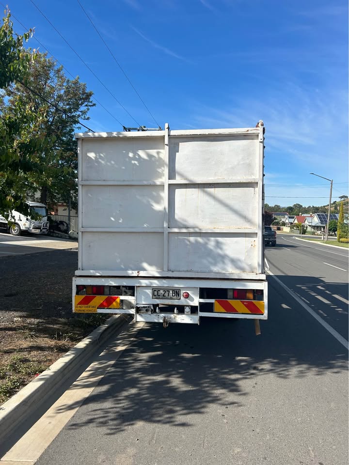 1988 ISUZU FSR 12 TRAY TRUCK