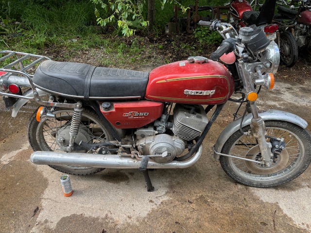 1976 SUZUKI GT250 ROAD