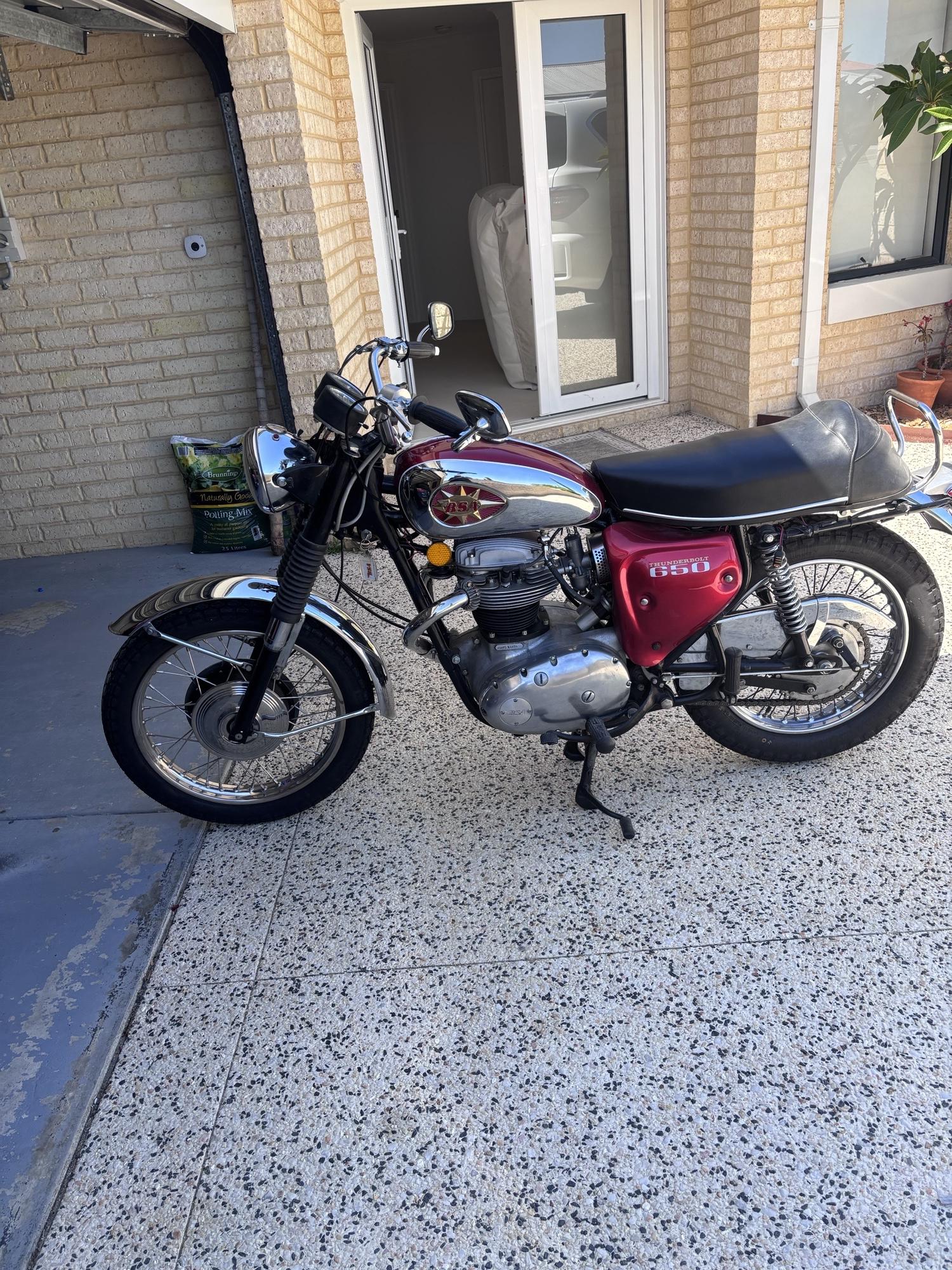 1970 BSA A65T THUNDERBOLT ROAD