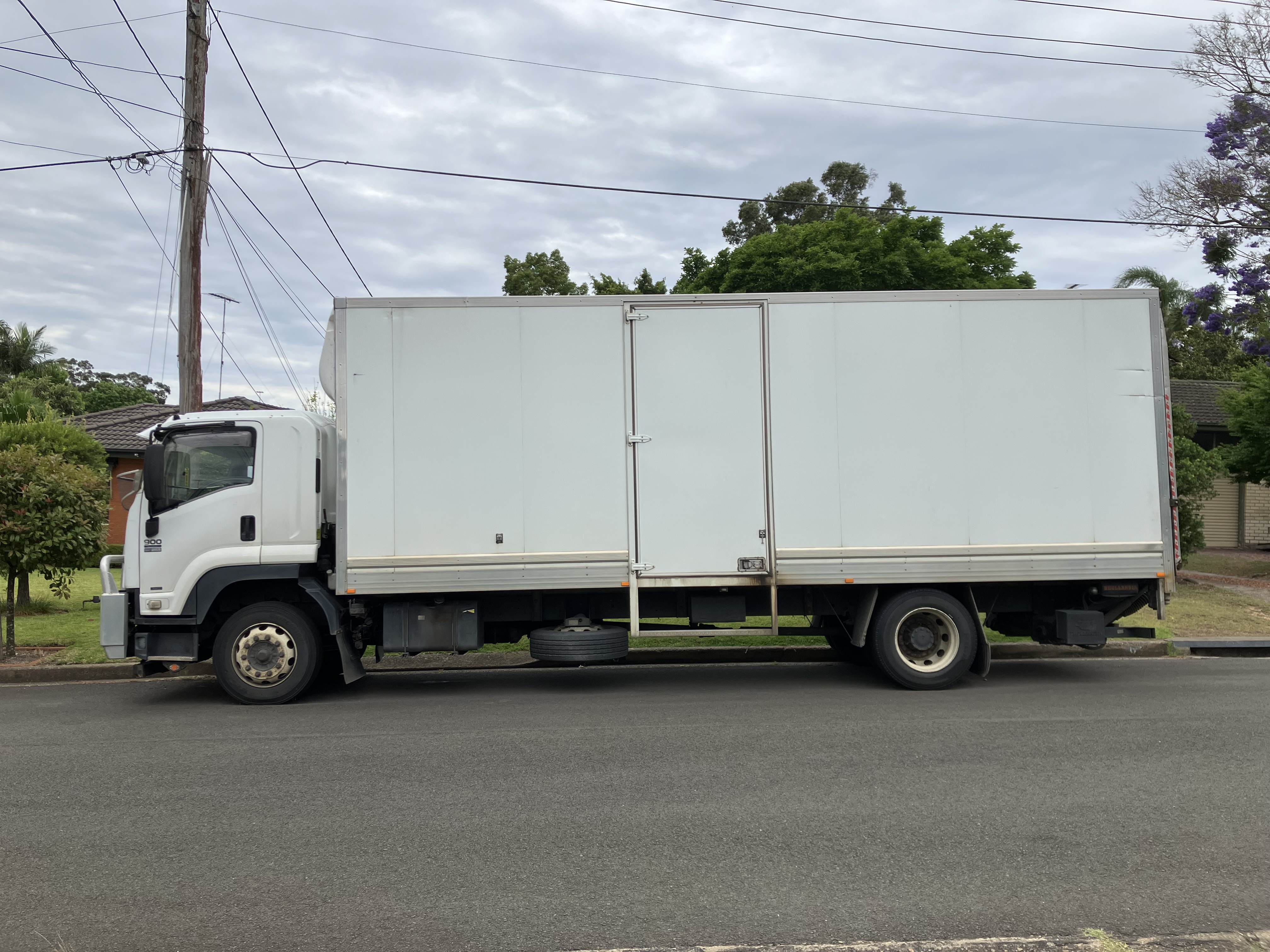 2012 ISUZU FTR 900M PANTECH TRUCK