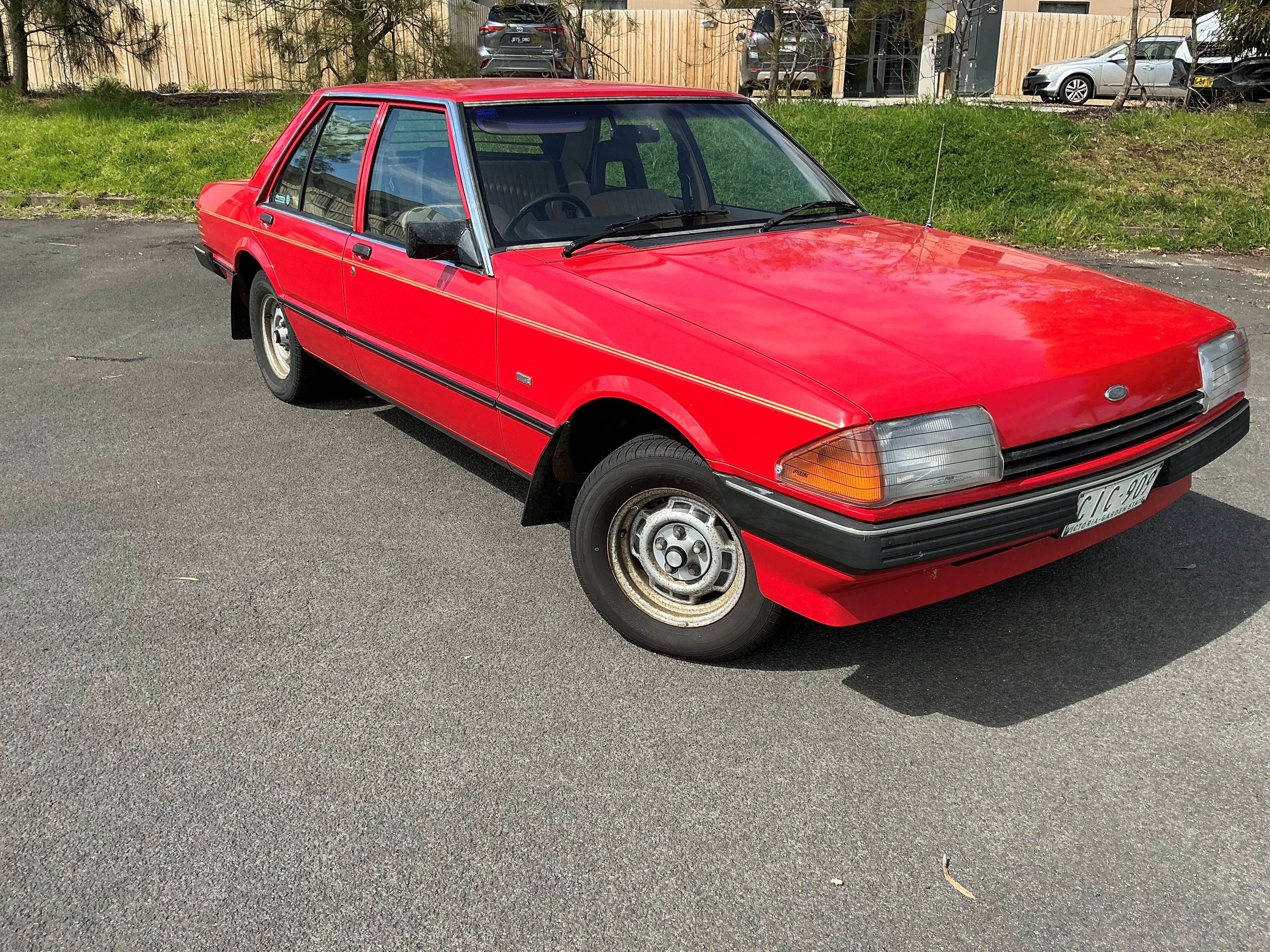 1984 FORD FALCON XE GL 3 SP AUTOMATIC 4D SEDAN