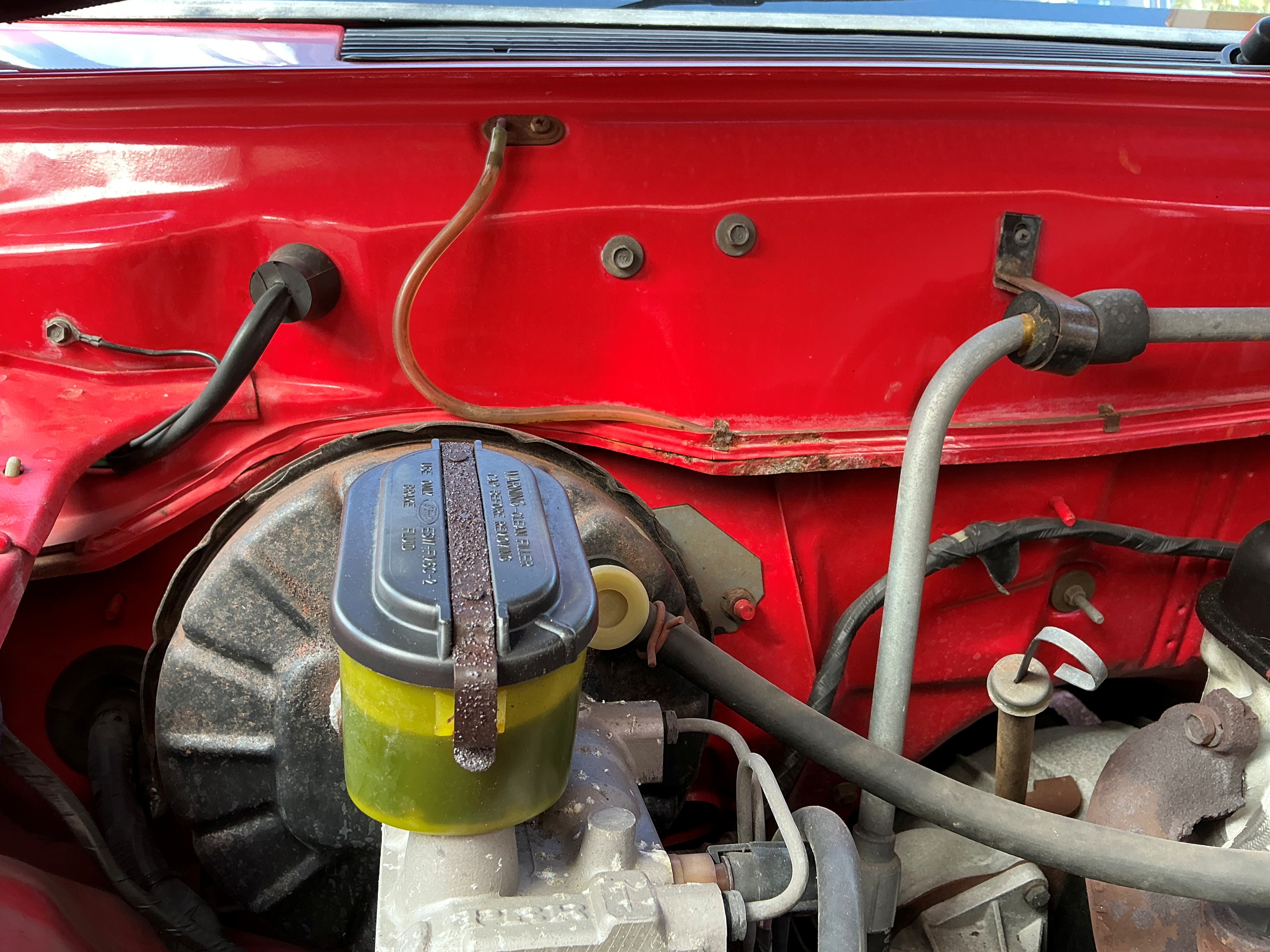 1984 FORD FALCON XE GL 3 SP AUTOMATIC 4D SEDAN