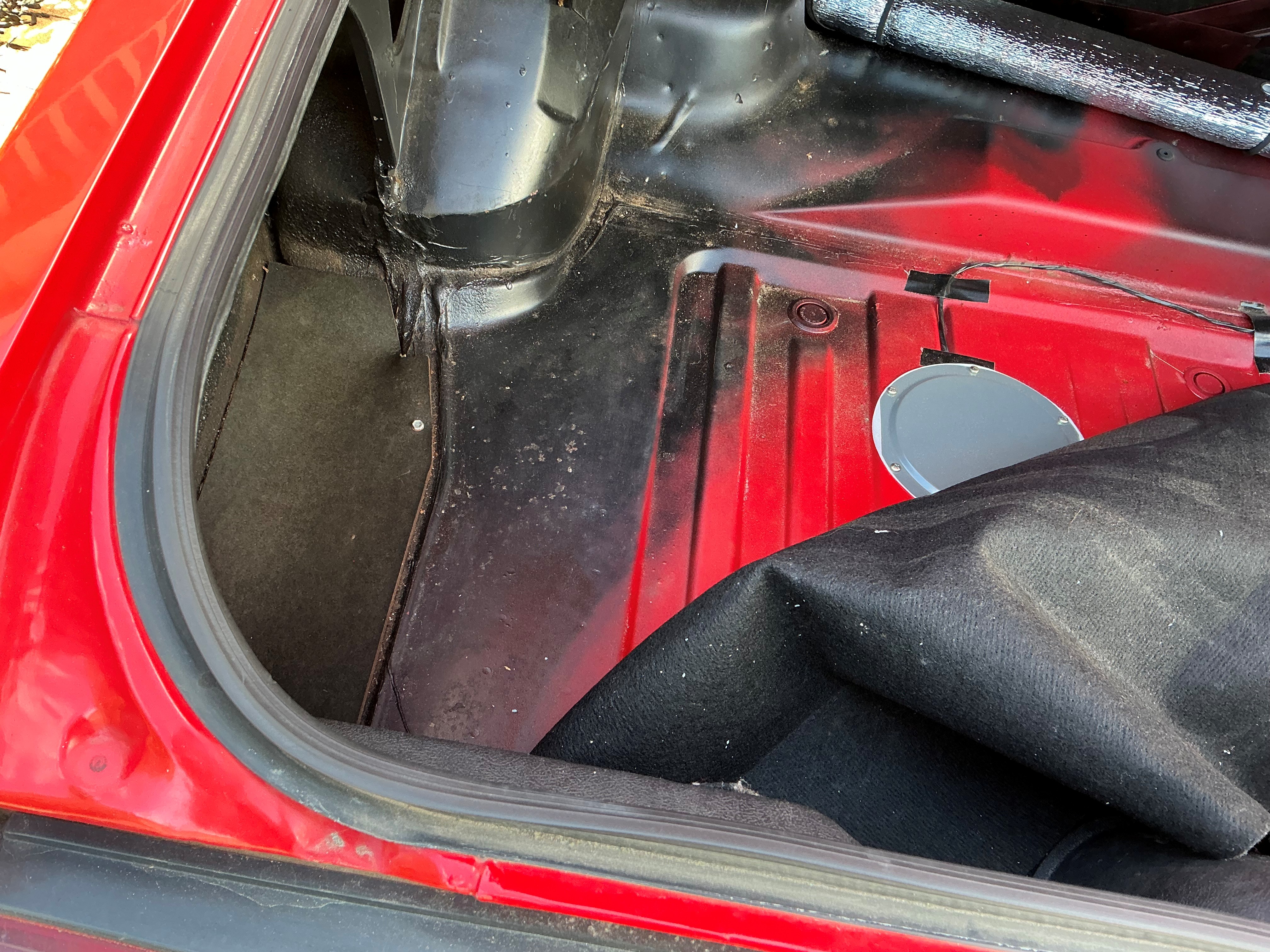 1984 FORD FALCON XE GL 3 SP AUTOMATIC 4D SEDAN