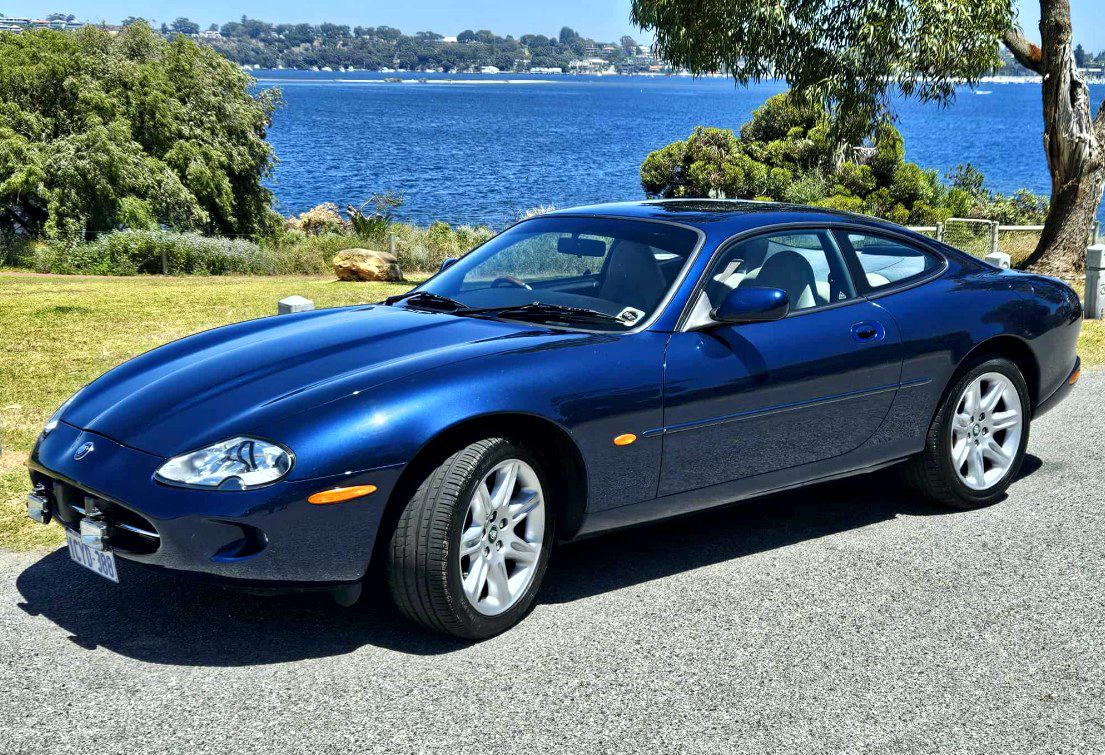 1997 JAGUAR XK8 SPORTS COUPE
