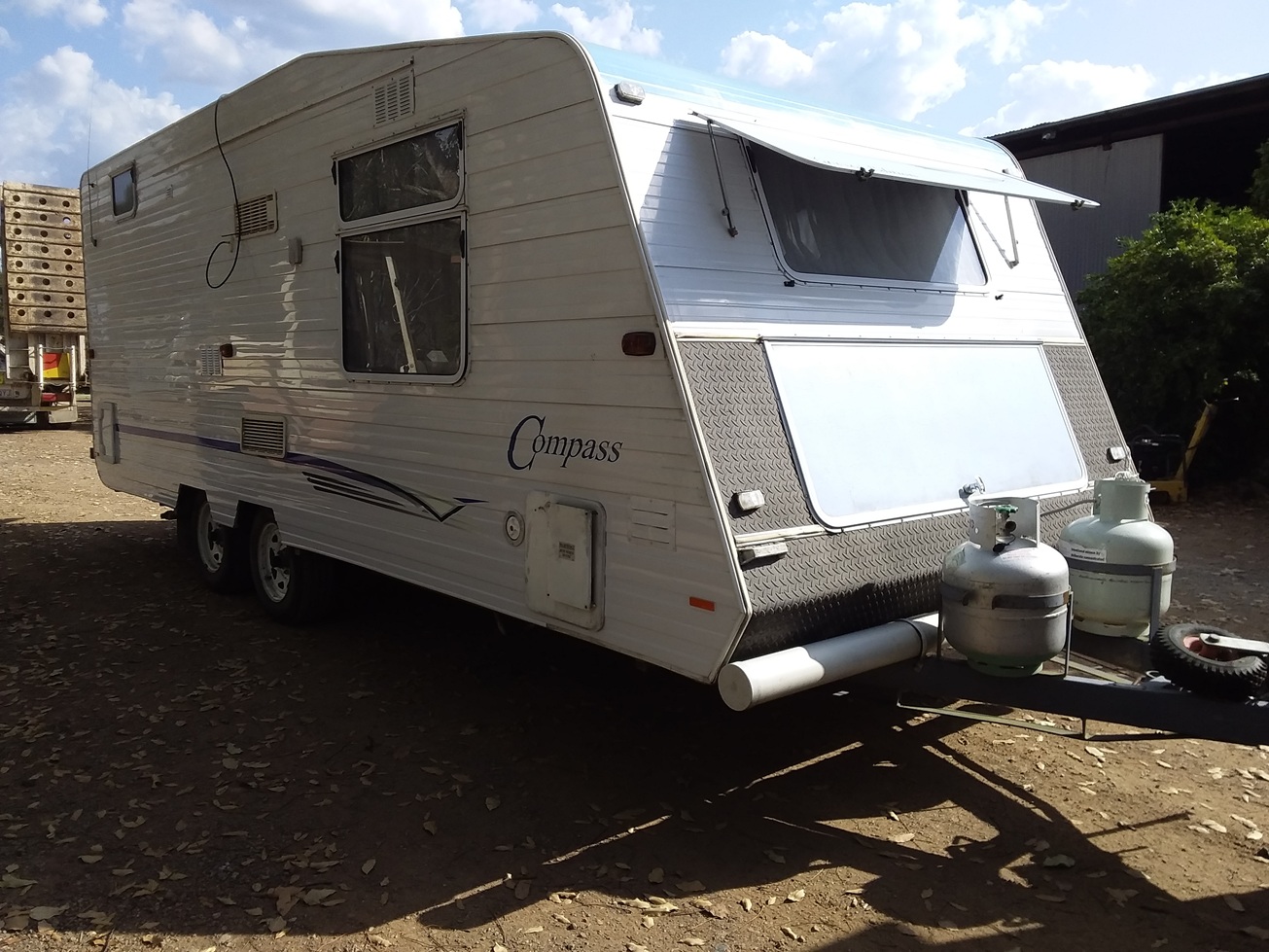 2004 Compass 19.5ft Caravan
