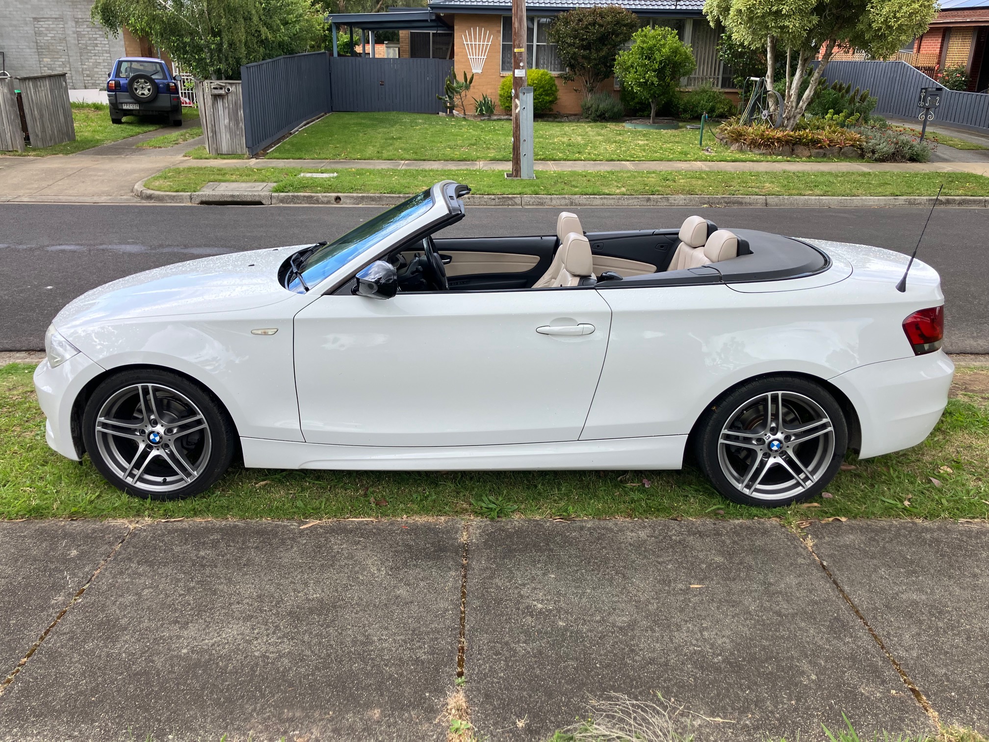 2014 BMW 1 E88 MY13 UPDATE 18d 6 SP AUTOMATIC 2D CONVERTIBLE
