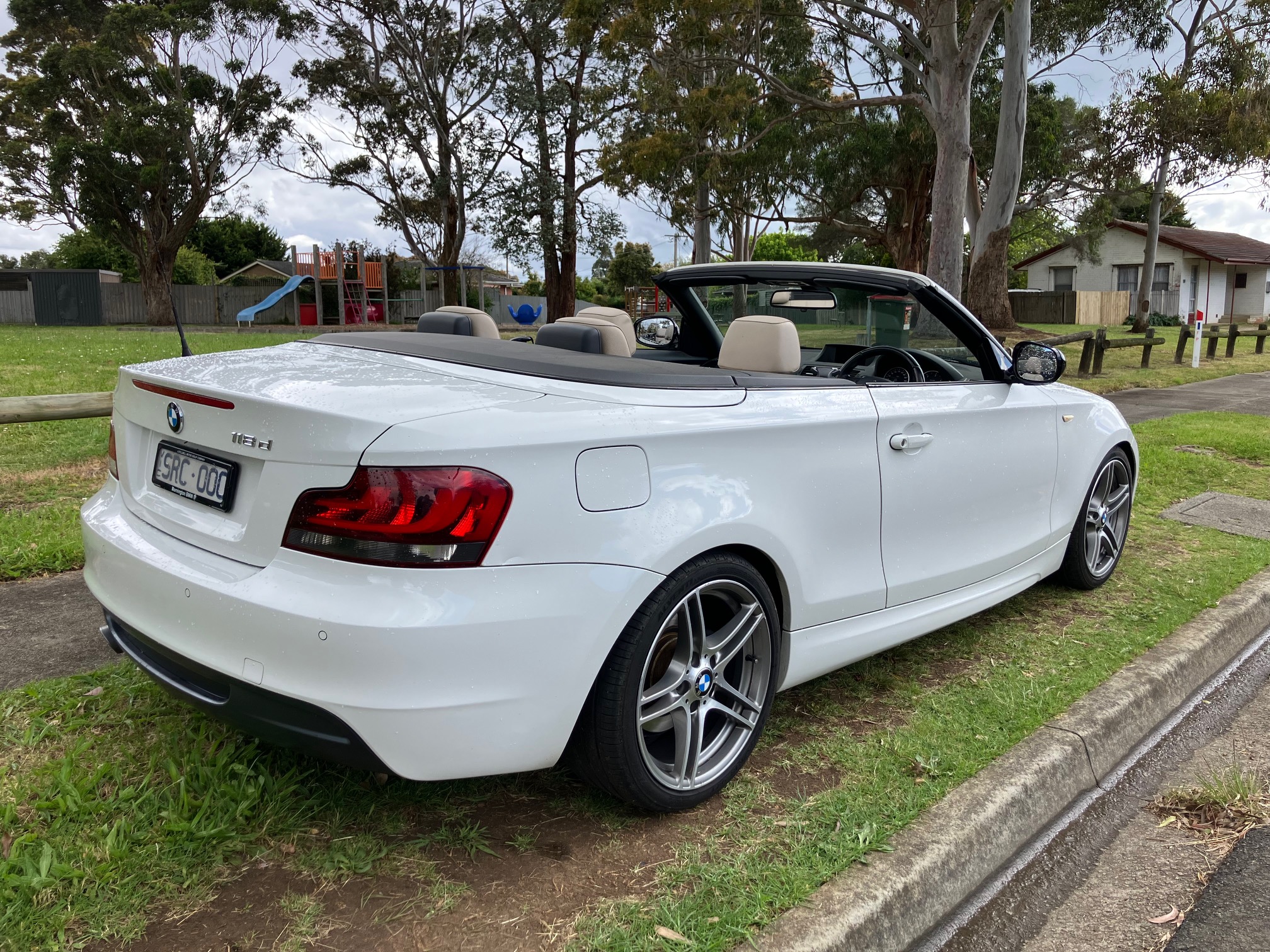 2014 BMW 1 E88 MY13 UPDATE 18d 6 SP AUTOMATIC 2D CONVERTIBLE
