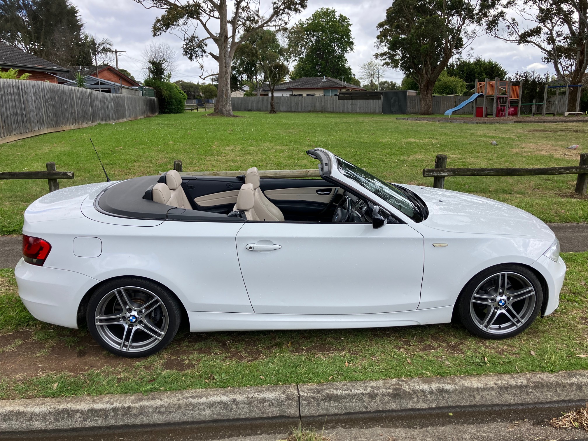 2014 BMW 1 E88 MY13 UPDATE 18d 6 SP AUTOMATIC 2D CONVERTIBLE