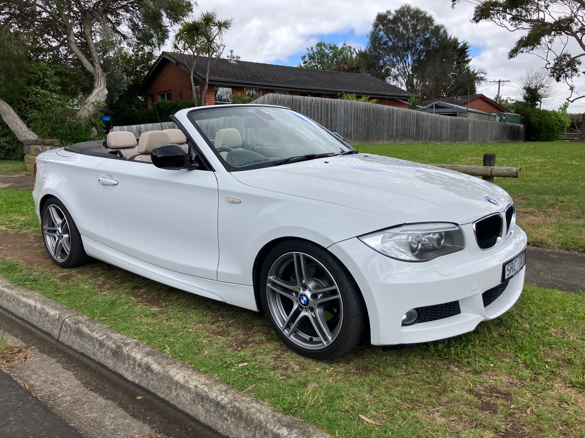 2014 BMW 1 E88 MY13 UPDATE 18d 6 SP AUTOMATIC 2D CONVERTIBLE