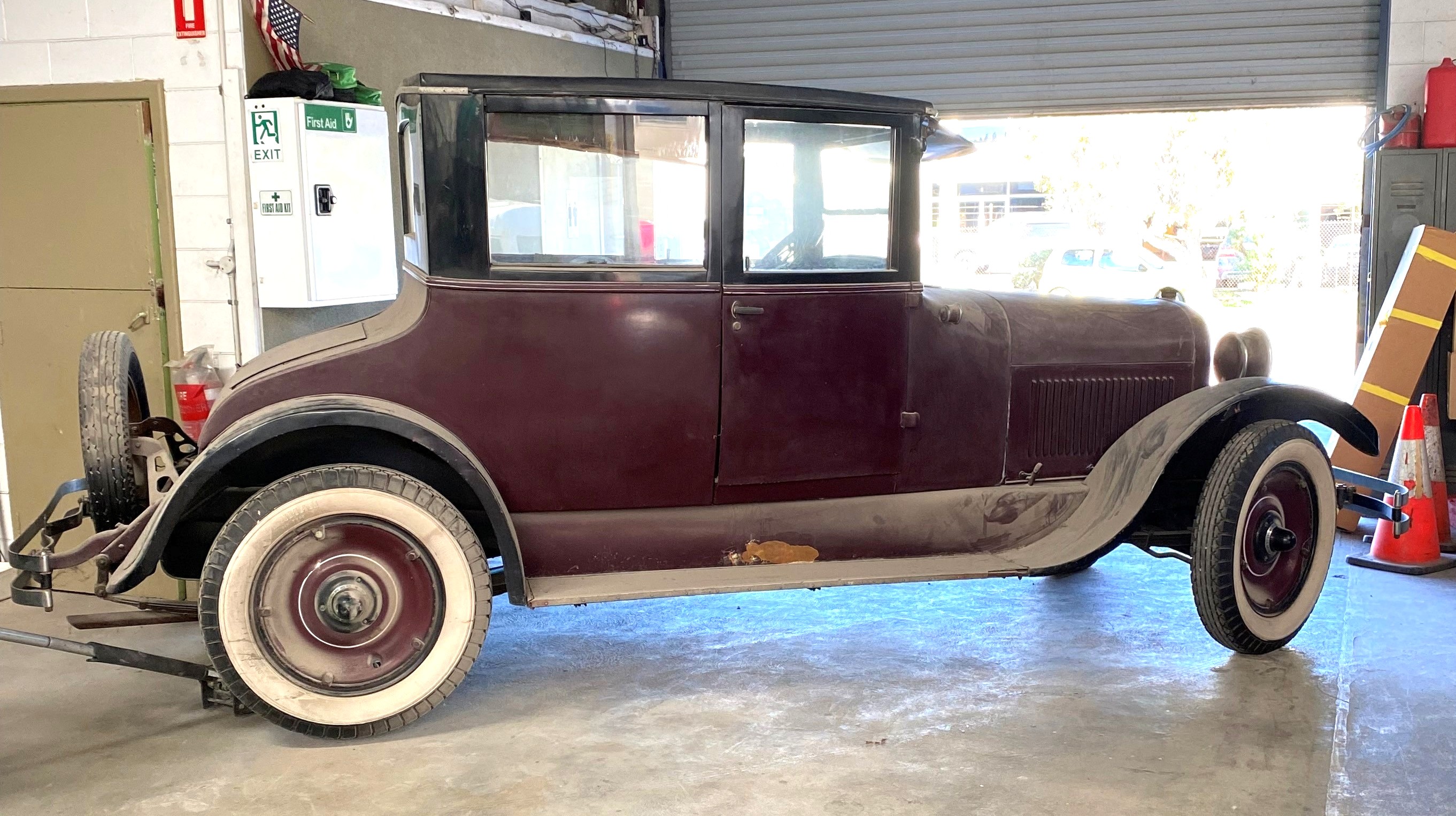 1924 REO OPERA 2D COUPE