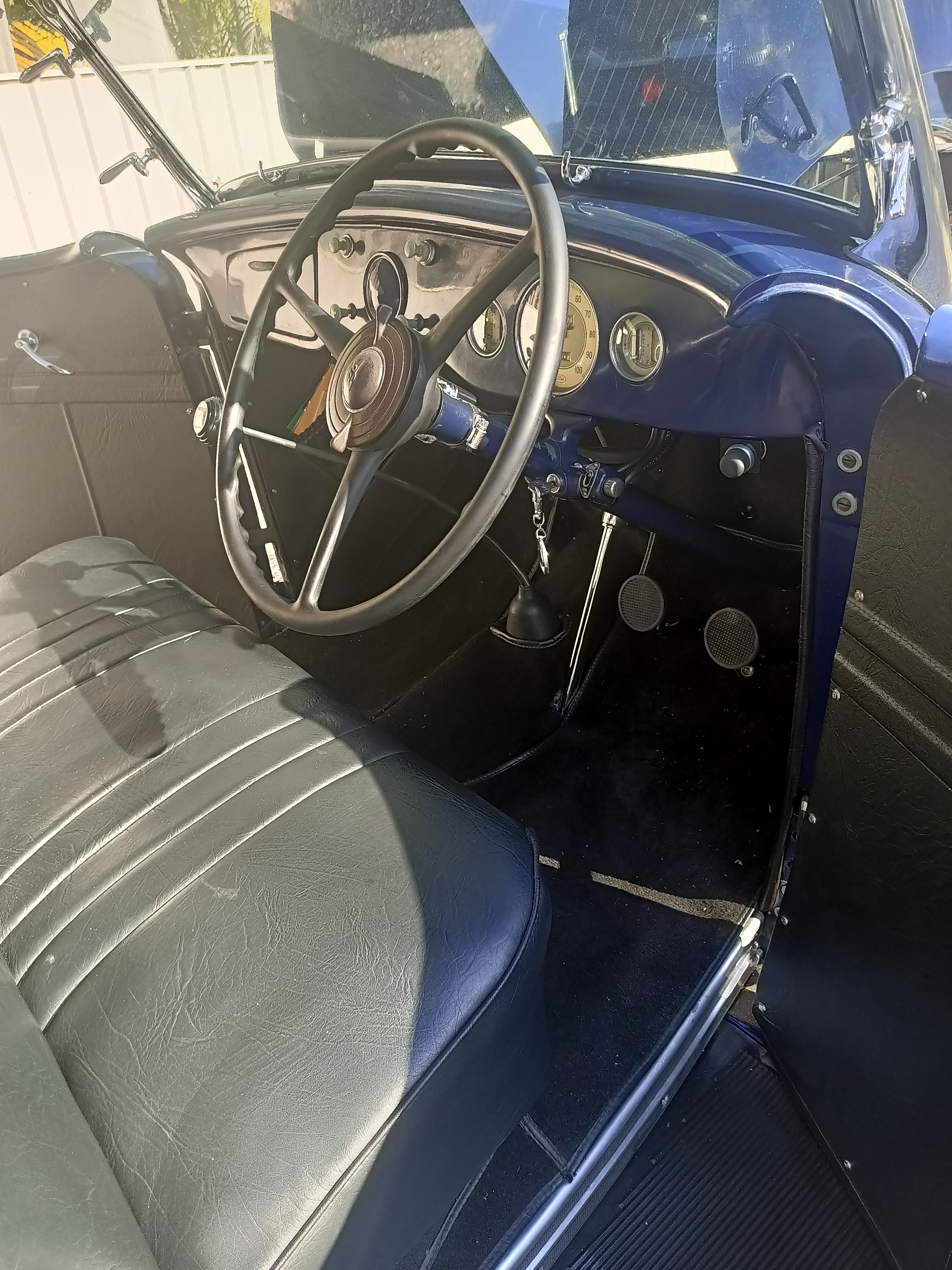 1936 FORD DELUXE SEDAN