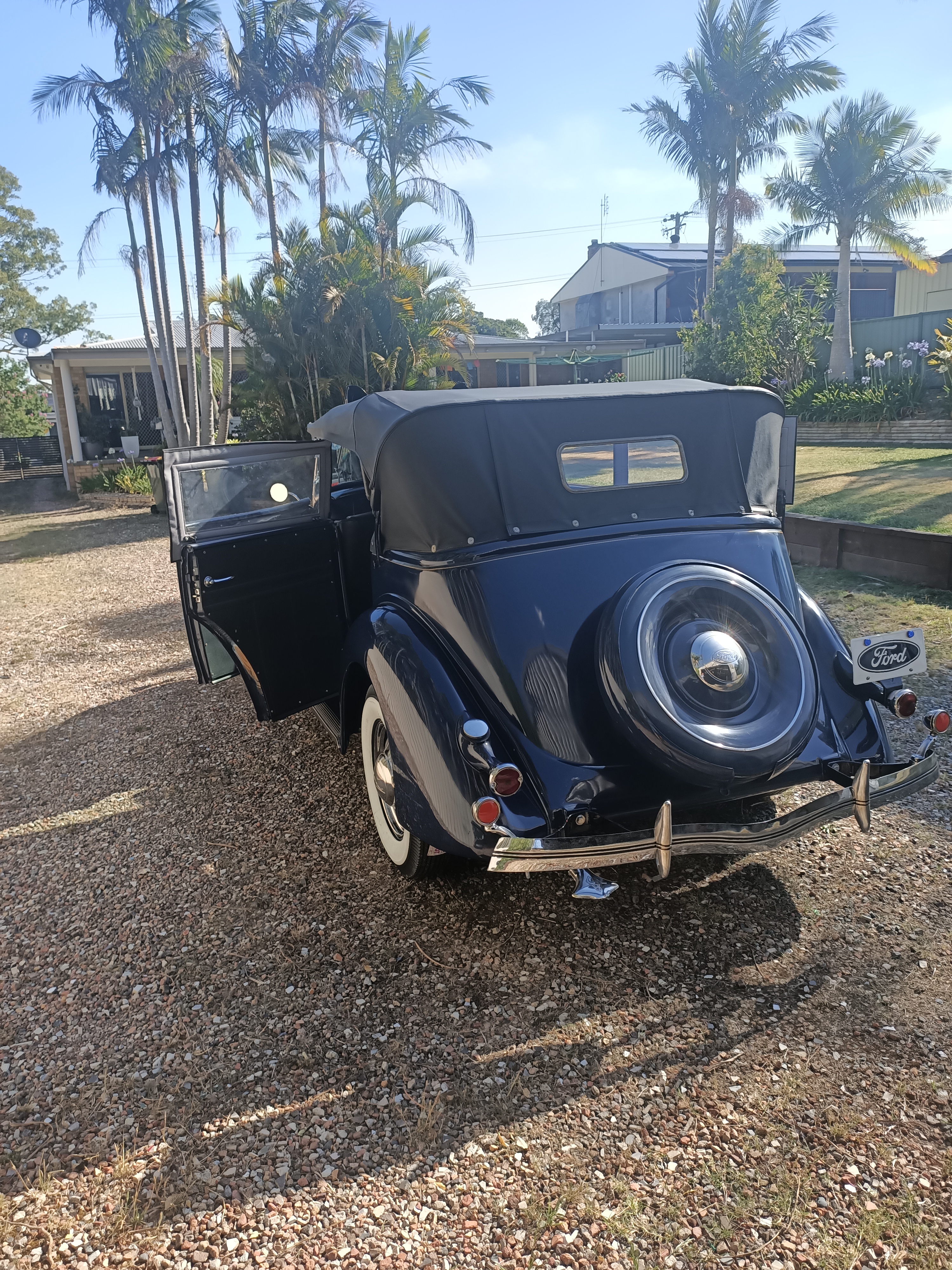 1936 FORD DELUXE SEDAN