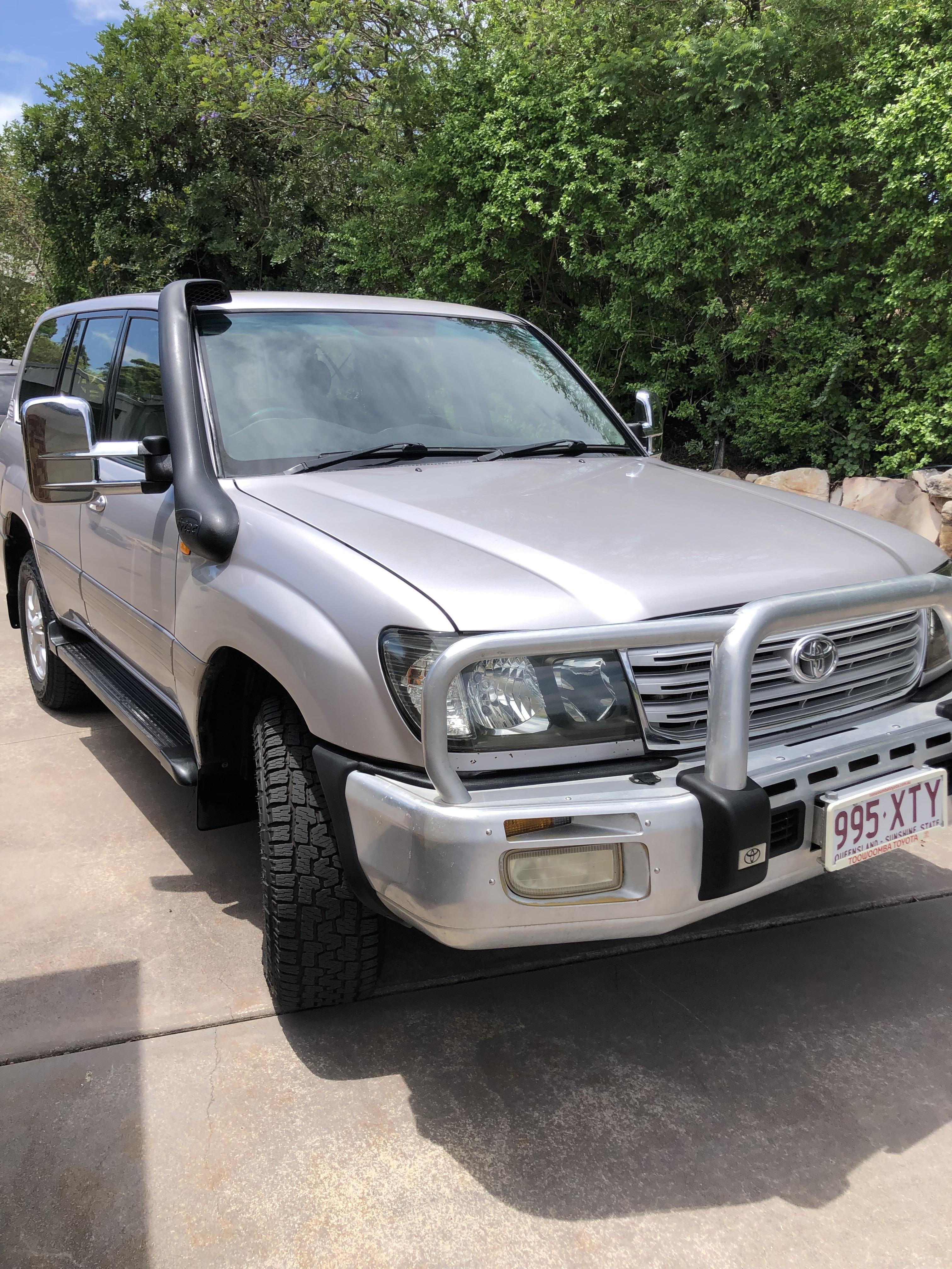 2004 TOYOTA LANDCRUISER HDJ100R SAHARA (4x4) 5 SP AUTOMATIC 4D WAGON