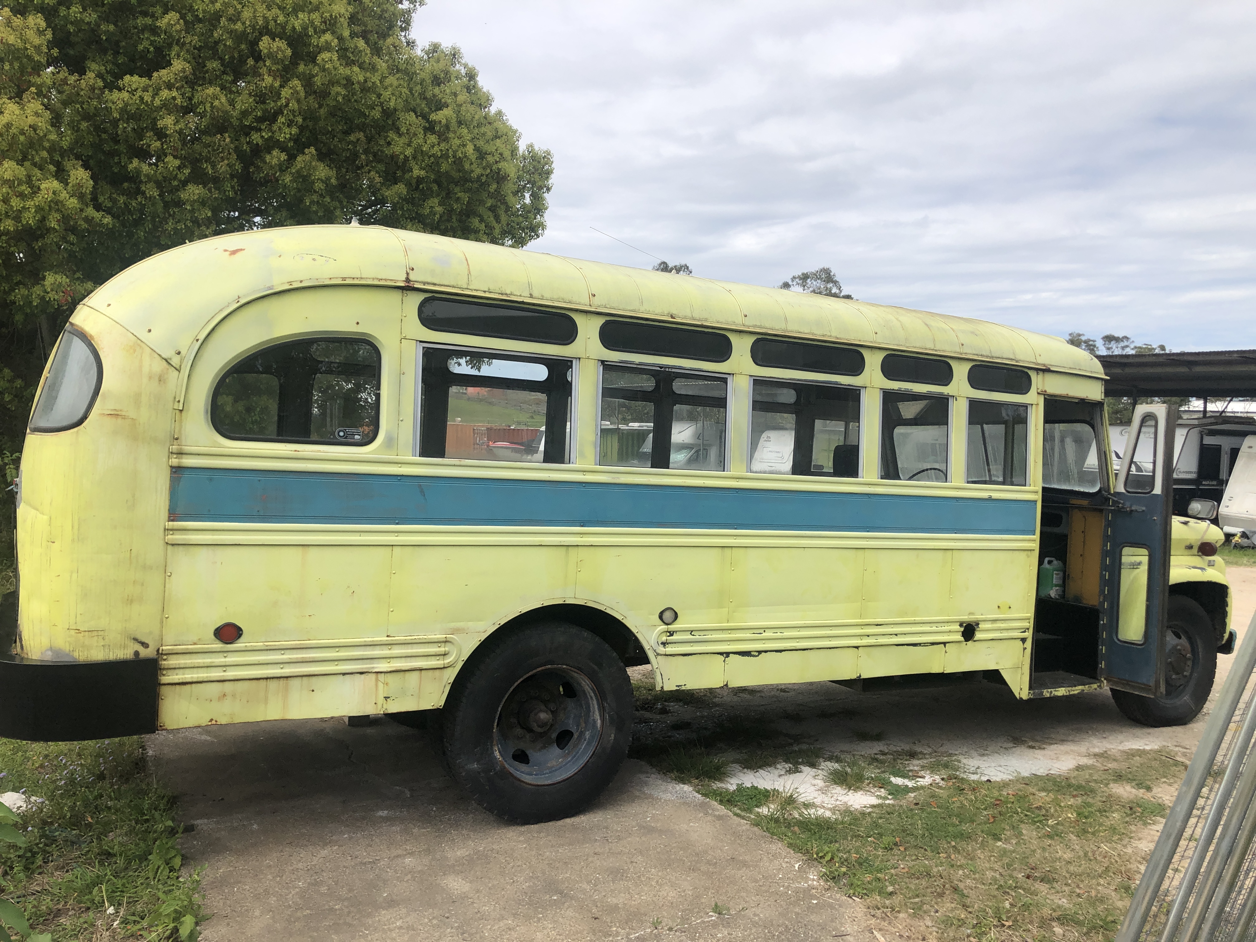 1960 CHEVROLET VIKING SCHOOL BUS