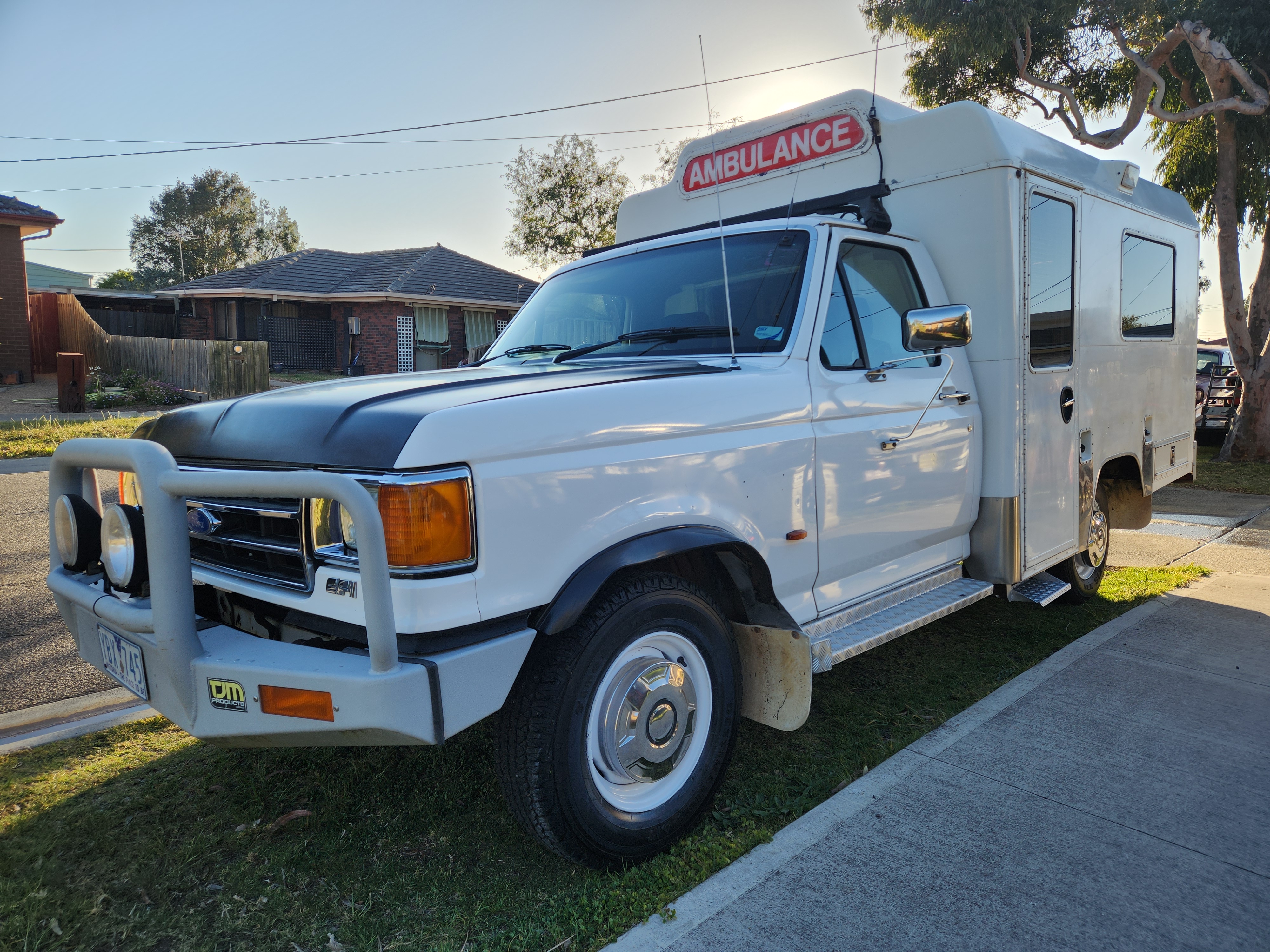 1992 FORD F250 EX AMBULANCE 