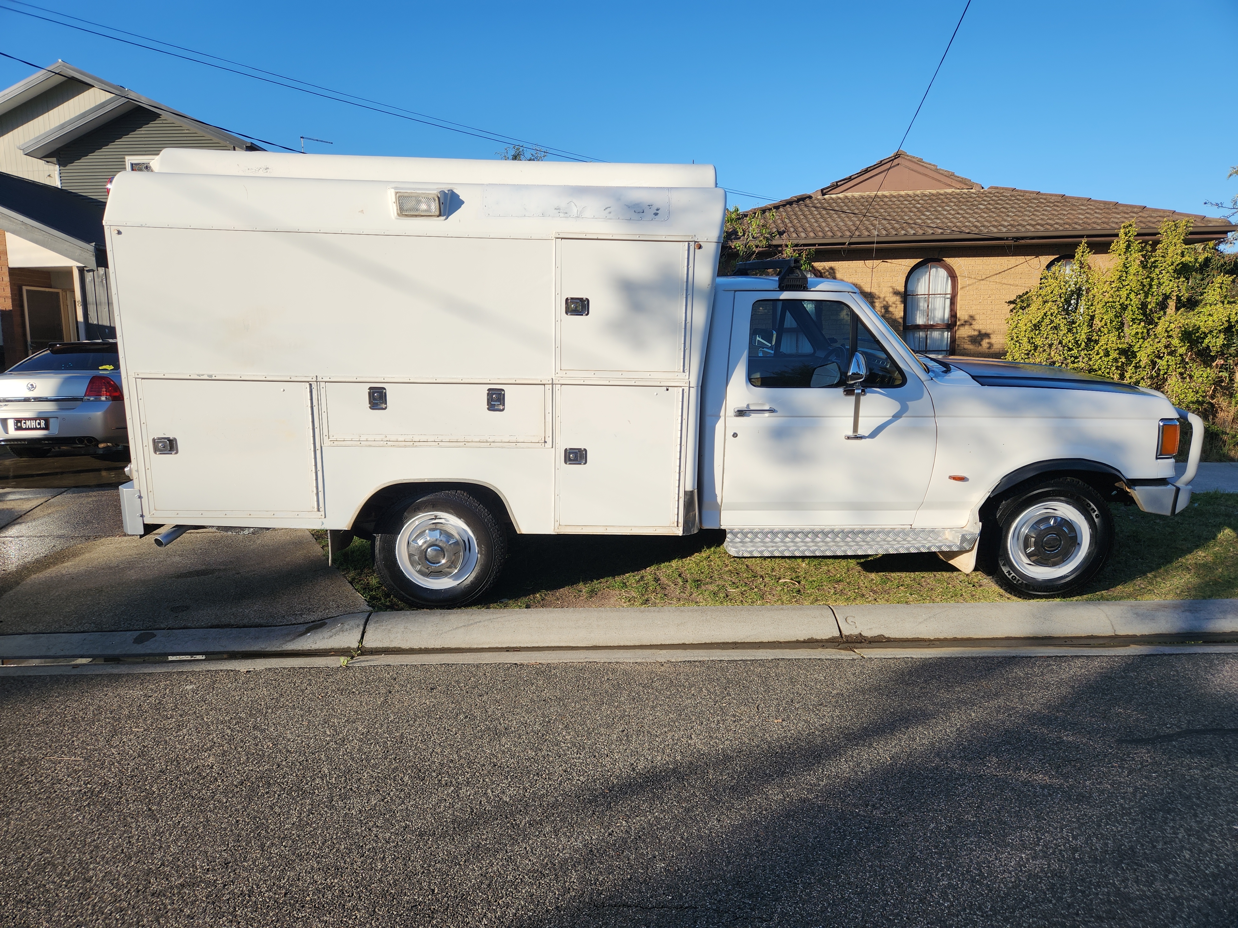 1992 FORD F250 EX AMBULANCE 