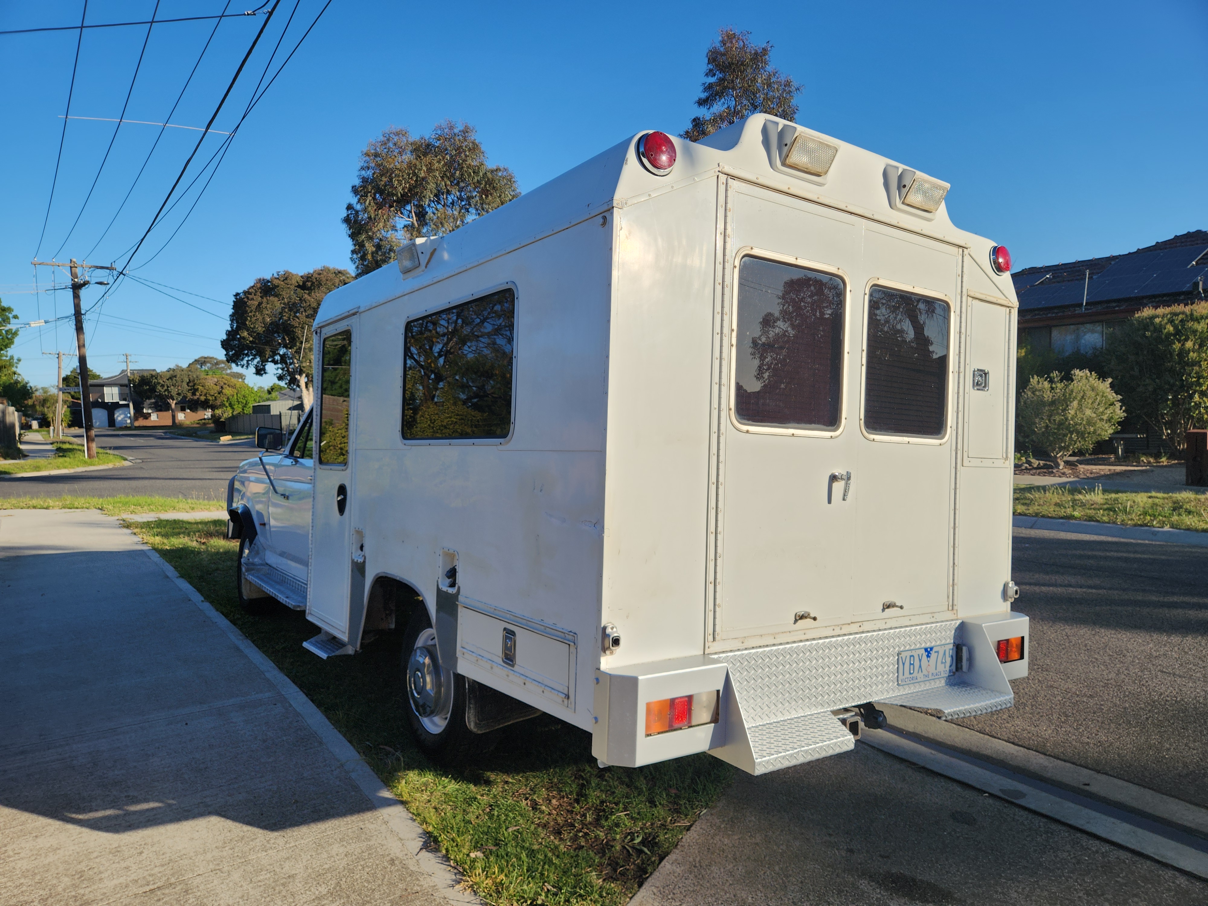 1992 FORD F250 EX AMBULANCE 
