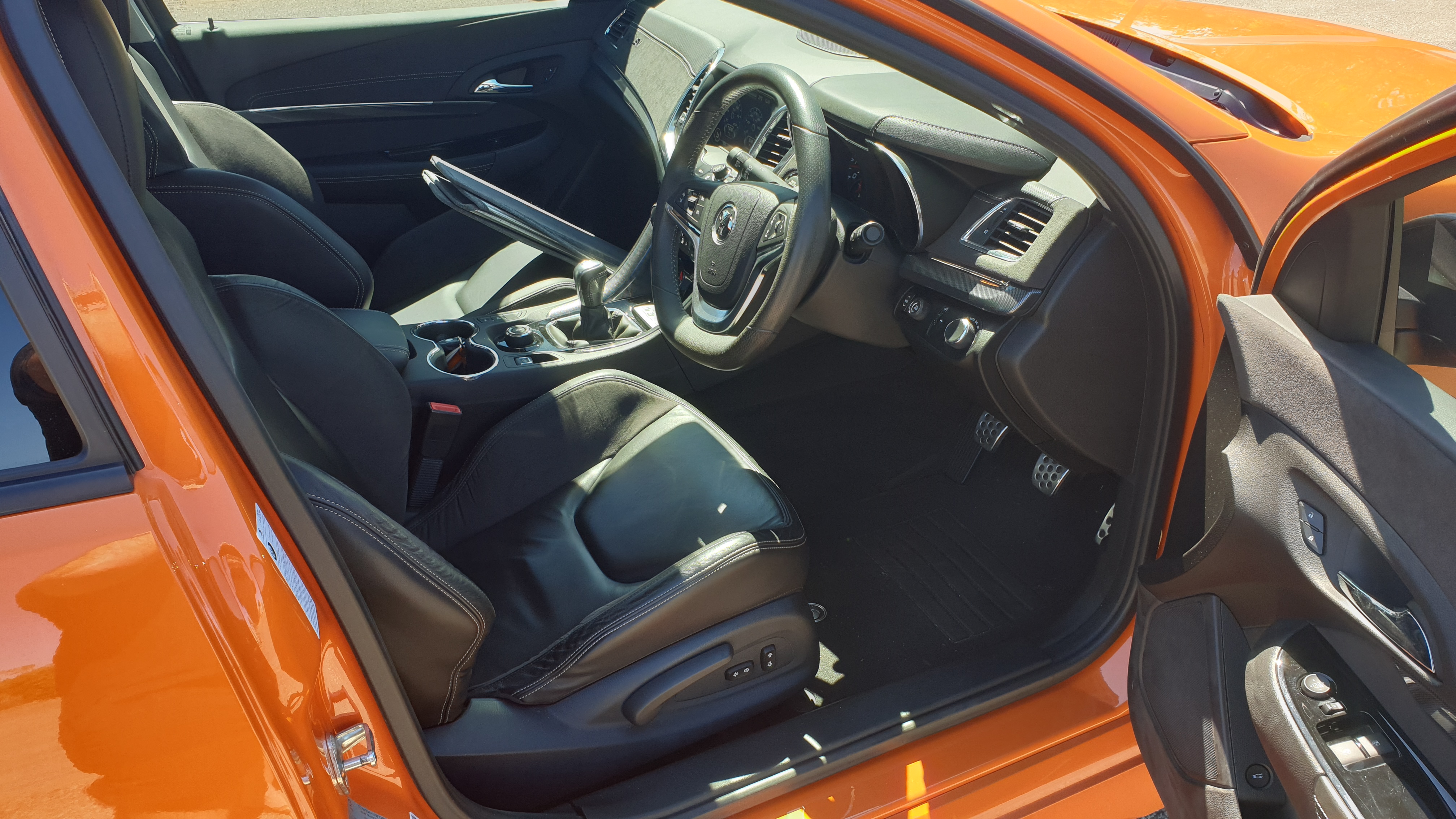 2014 HSV MALOO GEN F R8 6 SP MANUAL UTILITY