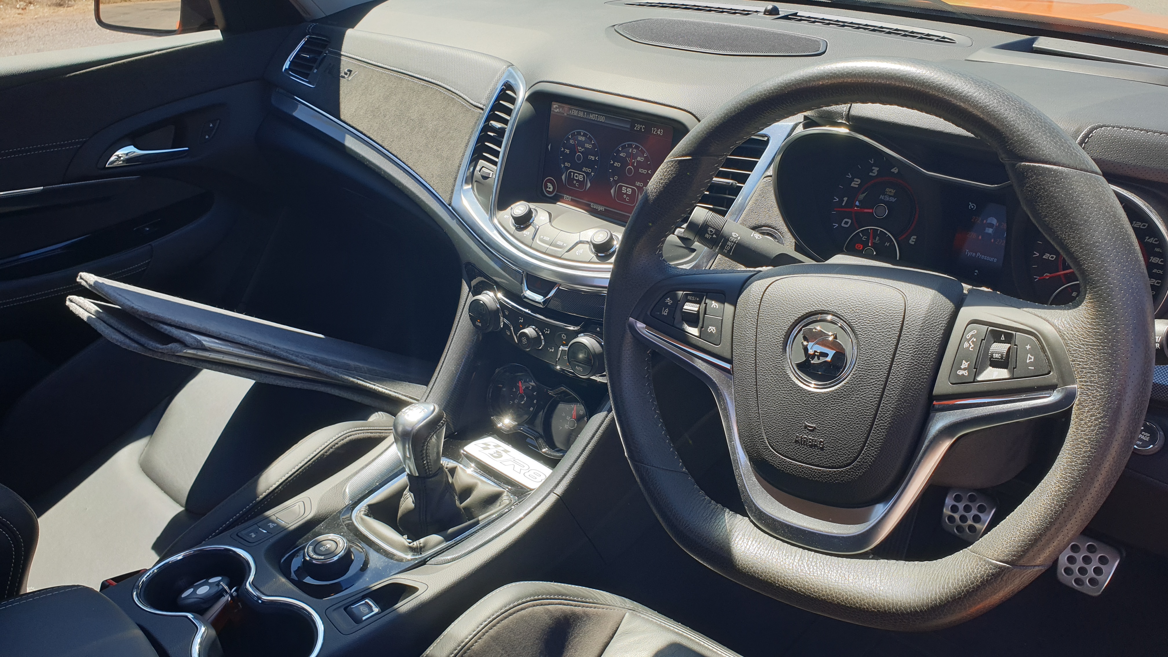 2014 HSV MALOO GEN F R8 6 SP MANUAL UTILITY