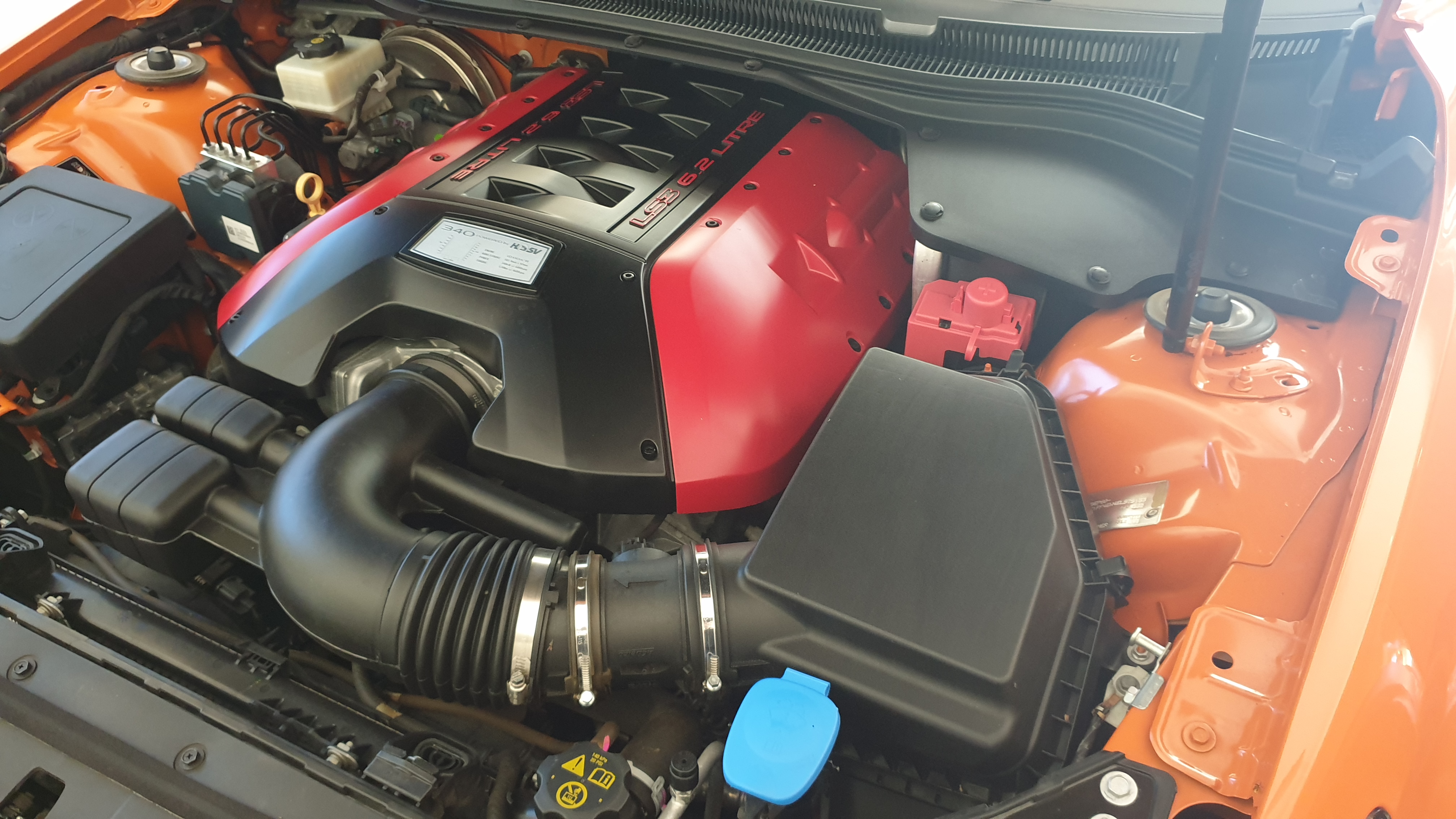 2014 HSV MALOO GEN F R8 6 SP MANUAL UTILITY