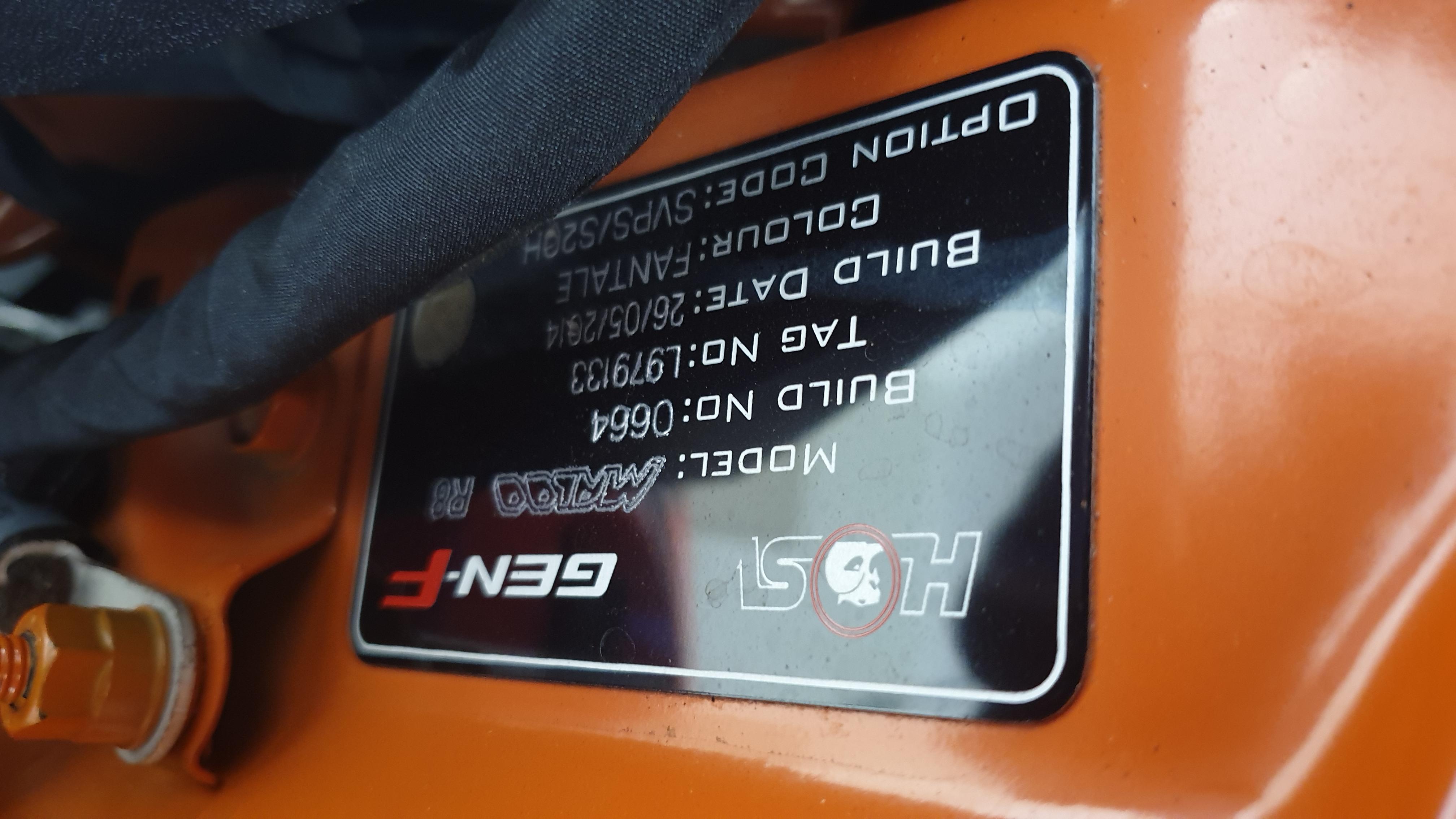 2014 HSV MALOO GEN F R8 6 SP MANUAL UTILITY