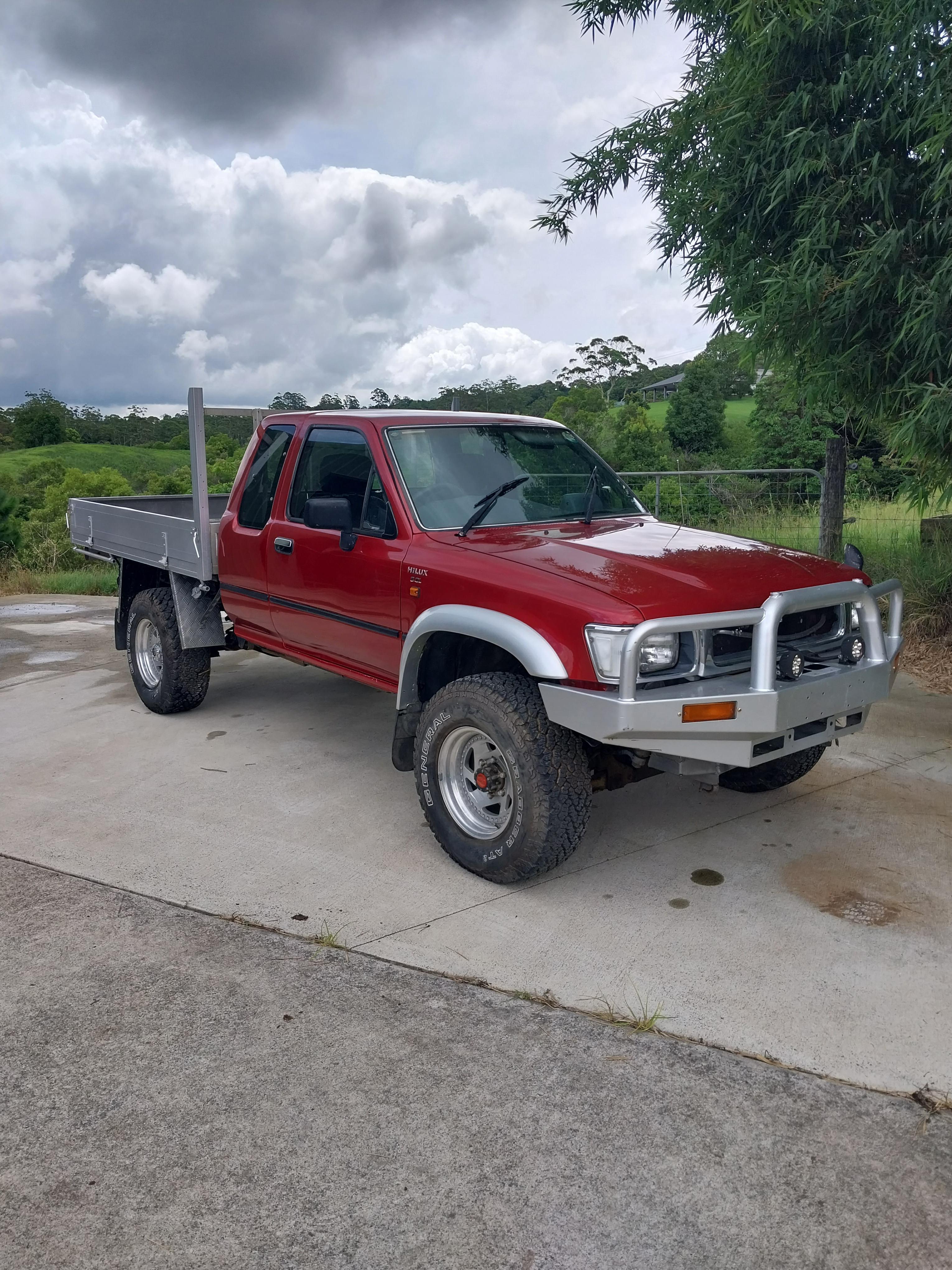 1994 TOYOTA HILUX (4x4) 5 SP MANUAL 4x4 DUAL C/CHAS