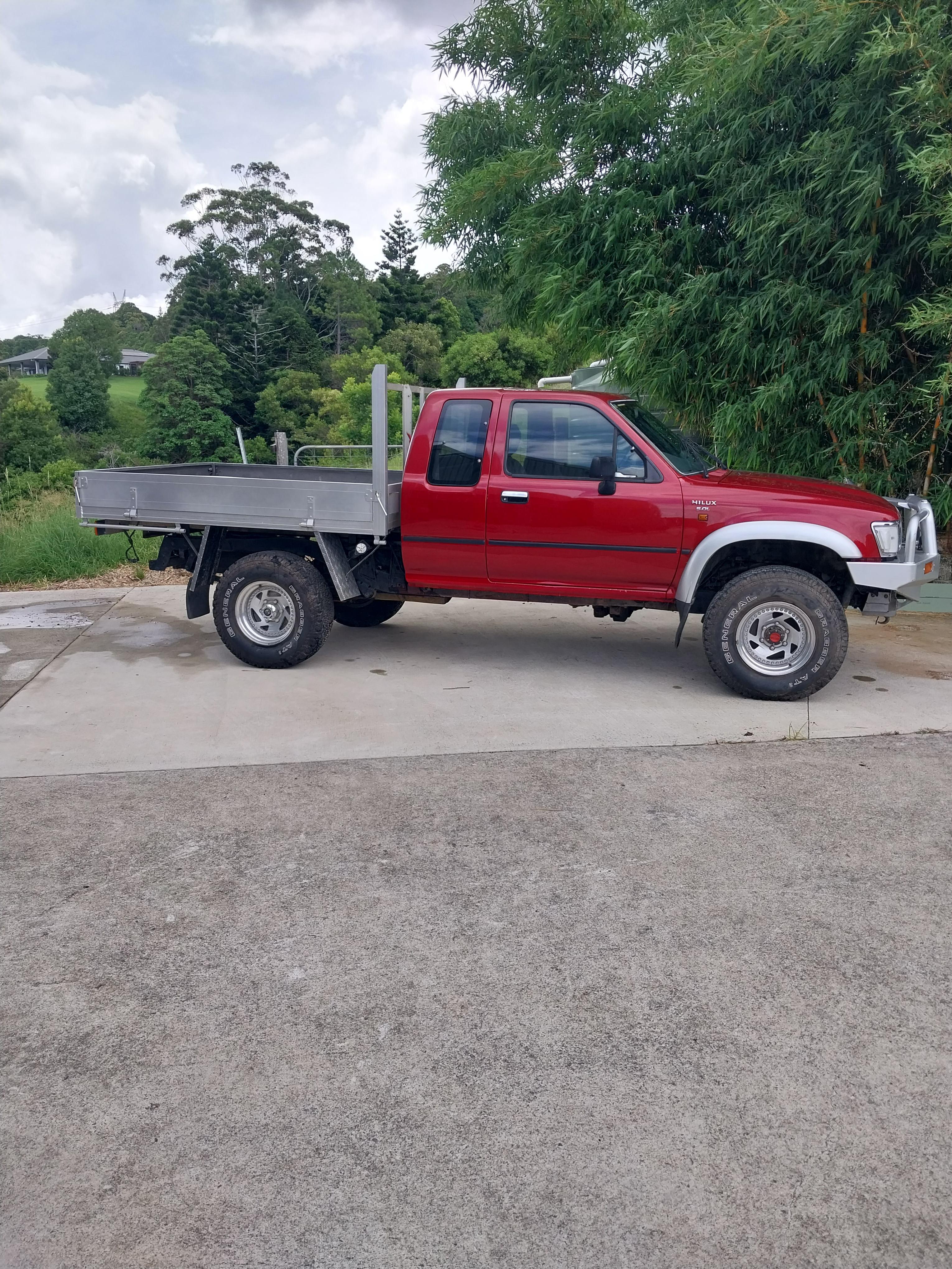 1994 TOYOTA HILUX (4x4) 5 SP MANUAL 4x4 DUAL C/CHAS