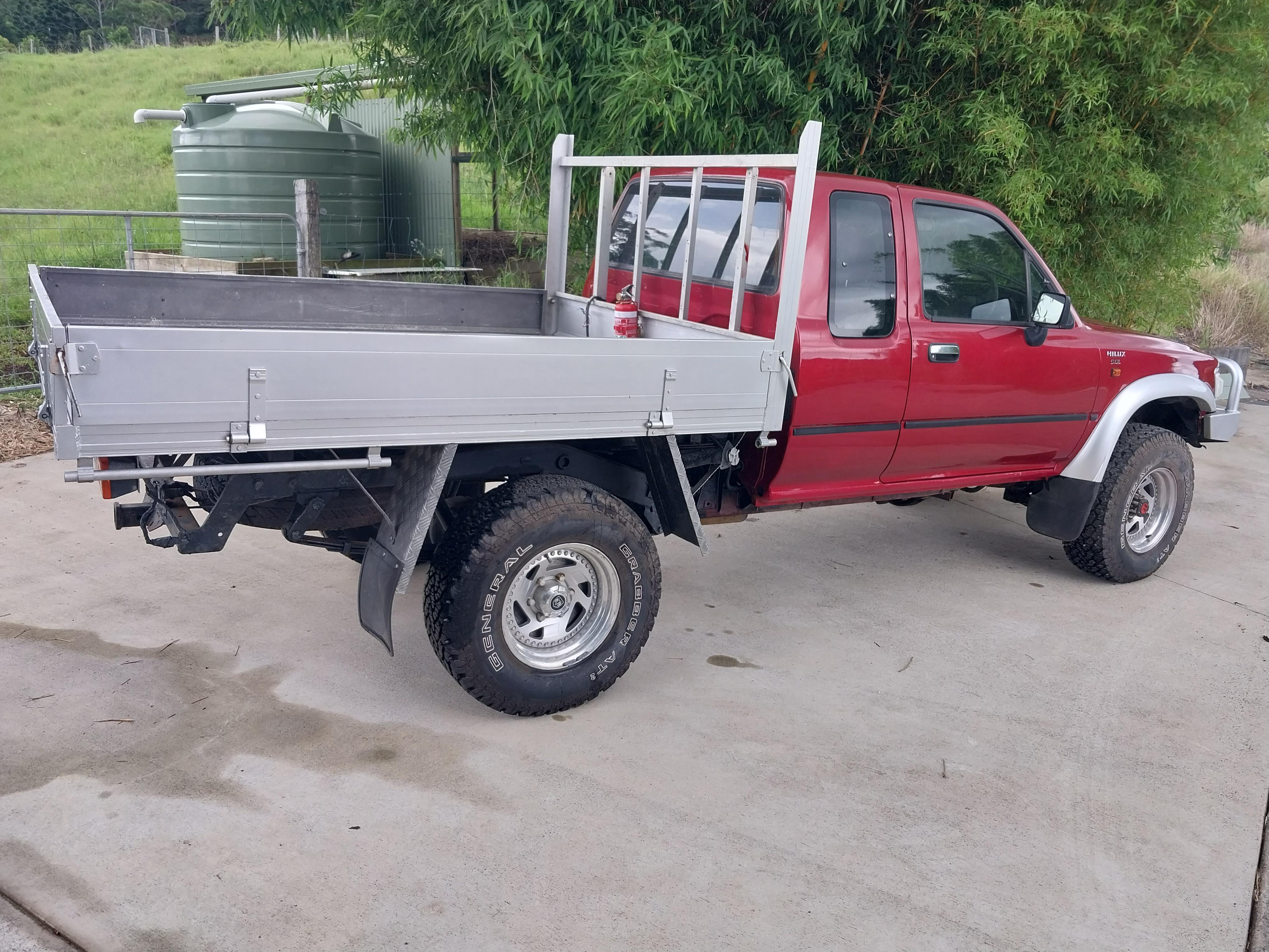 1994 TOYOTA HILUX (4x4) 5 SP MANUAL 4x4 DUAL C/CHAS