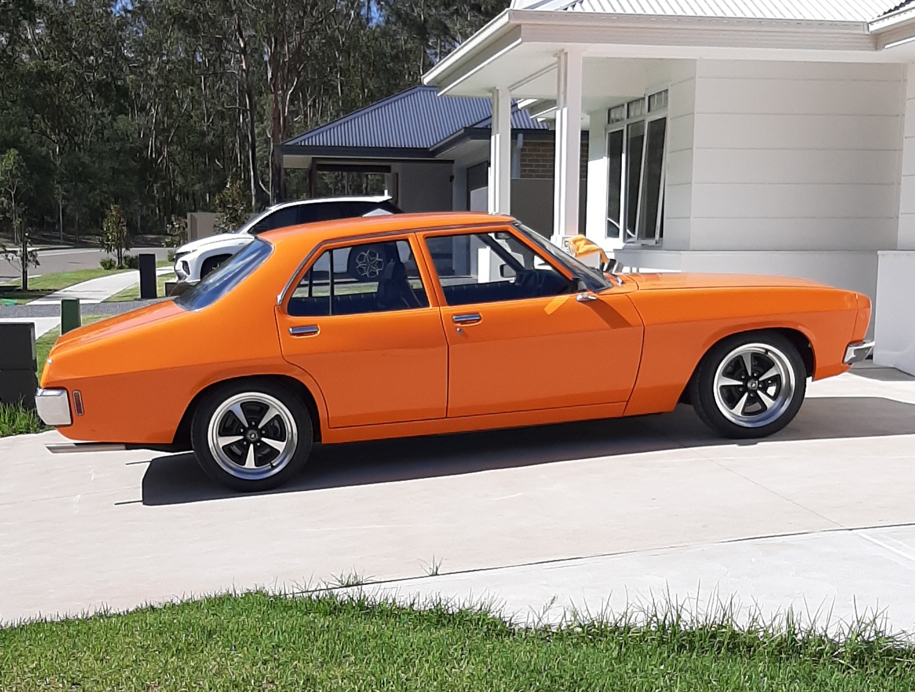 1971 HOLDEN KINGSWOOD HQ 4D SEDAN