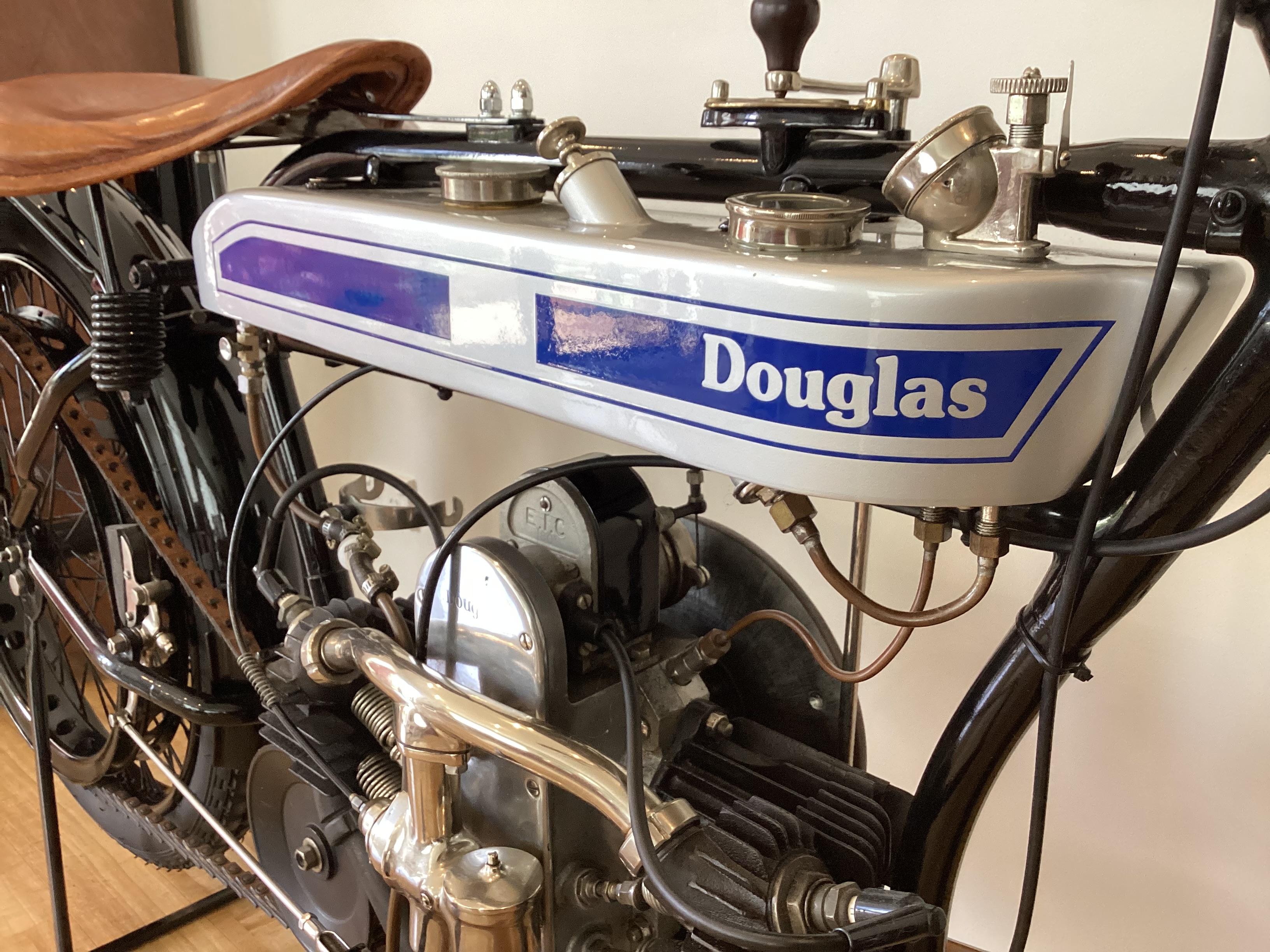 1925 DOUGLAS TS23 FLAT TANKER ROAD