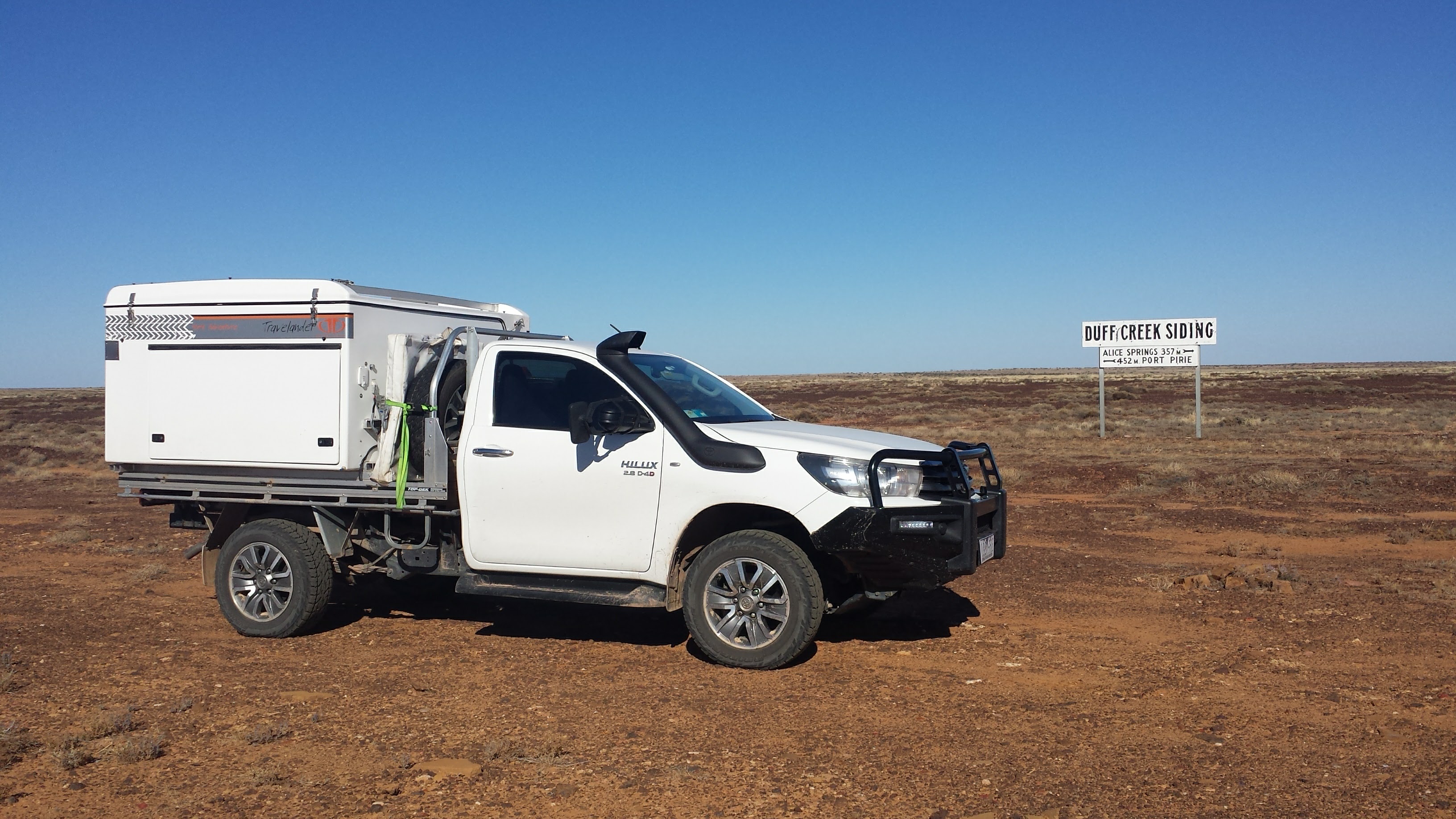 2016 TOYOTA HILUX GUN126R SR (4x4) 6 SP AUTOMATIC UTILITY