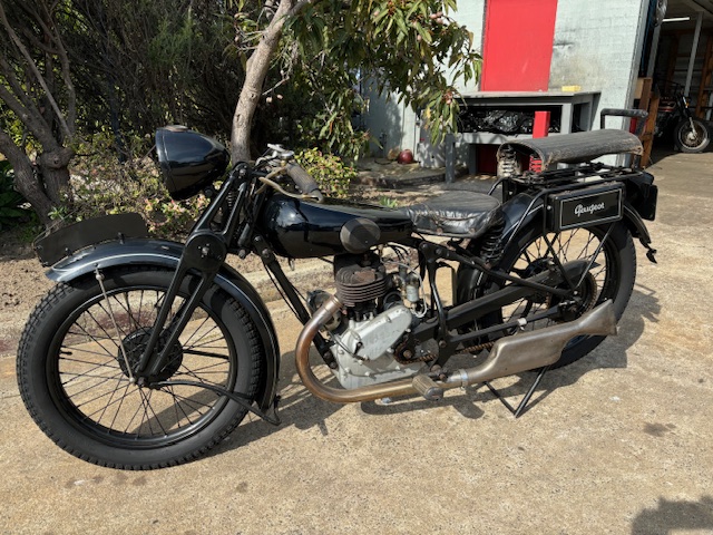 1931 PEUGEOT 327 ROAD