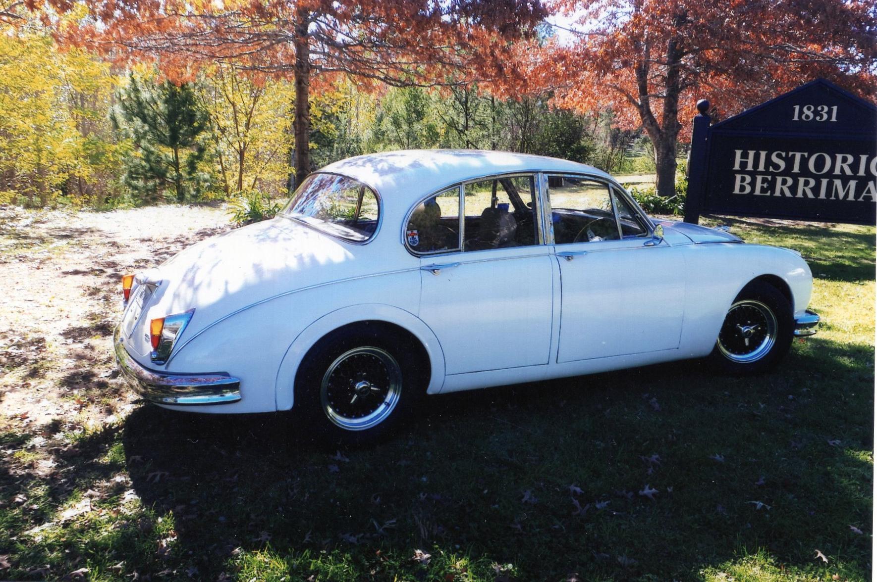 1959 JAGUAR MK II 5 SP MANUAL SEDAN