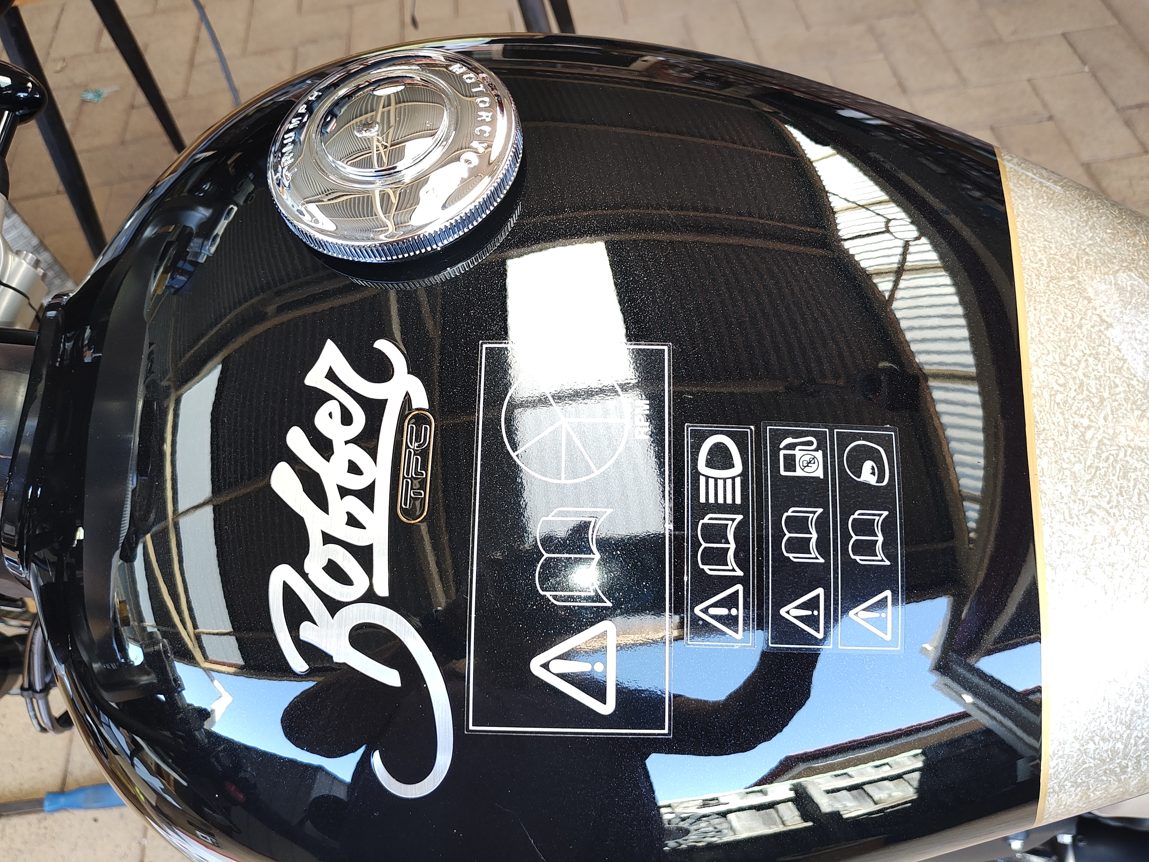 2025 TRIUMPH BONNEVILLE TFC 1200CC BOBBER
