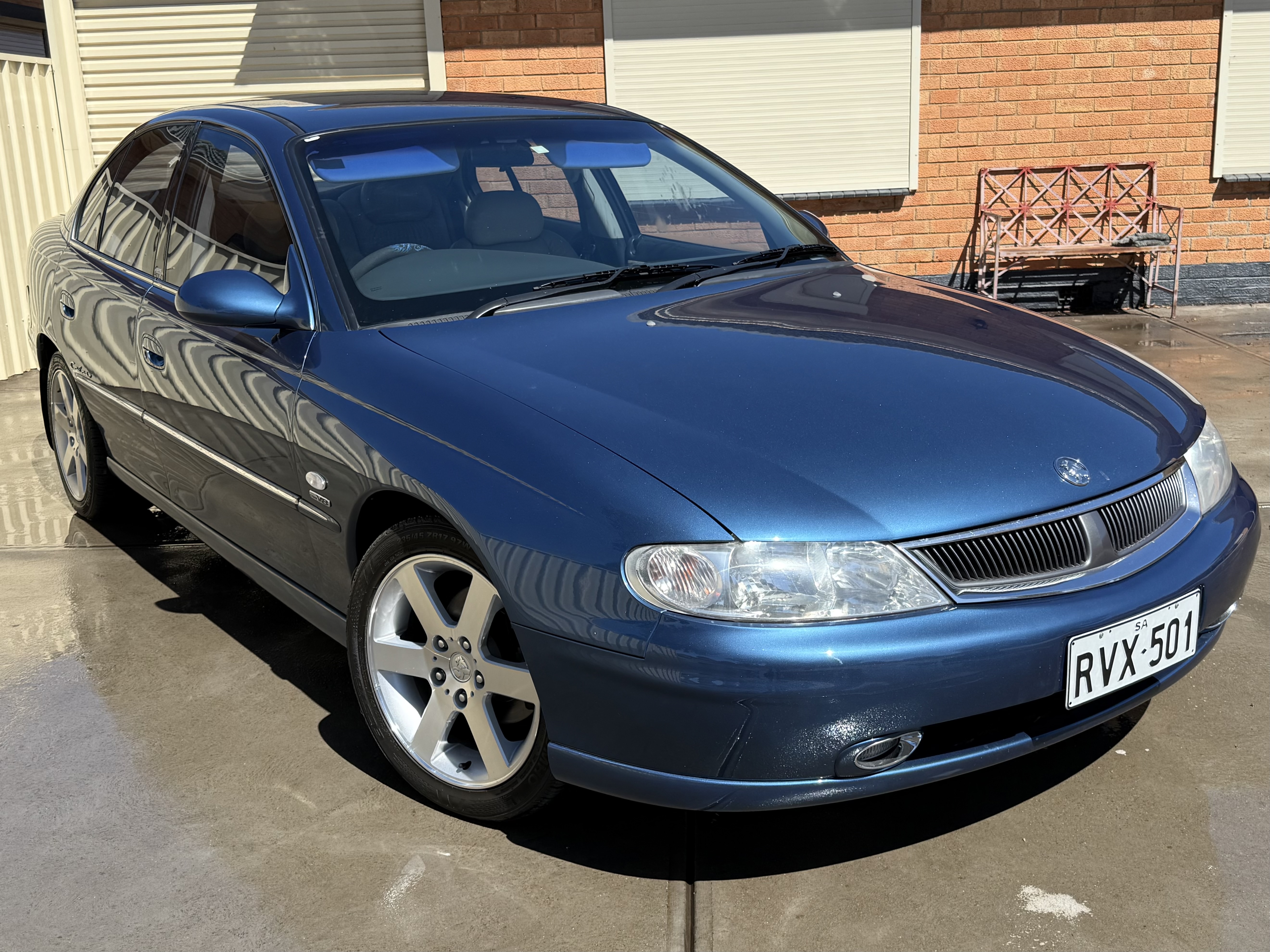 2001 HOLDEN VX CALAIS INTERNATIONAL SEDAN