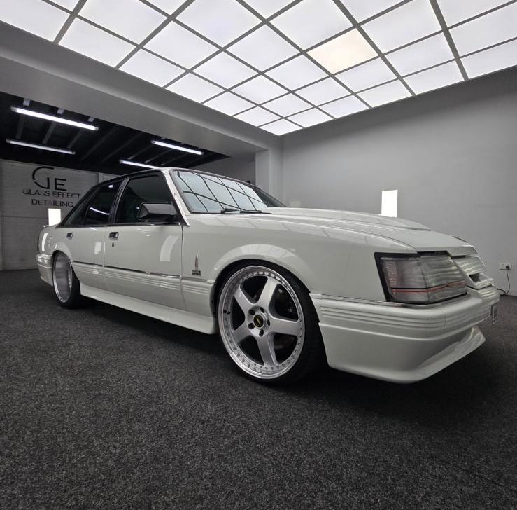 1984 HOLDEN HDT CALAIS DIRECTOR SEDAN REPLICA
