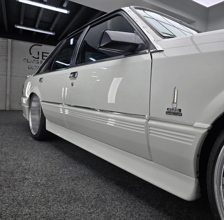 1984 HOLDEN HDT CALAIS DIRECTOR SEDAN REPLICA